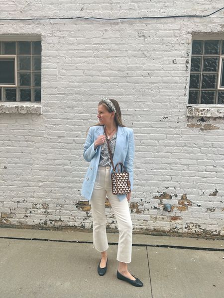 White jeans, light blue linen blazer, ballet flats 

Use code MARYSANFORD15 on the blazer!