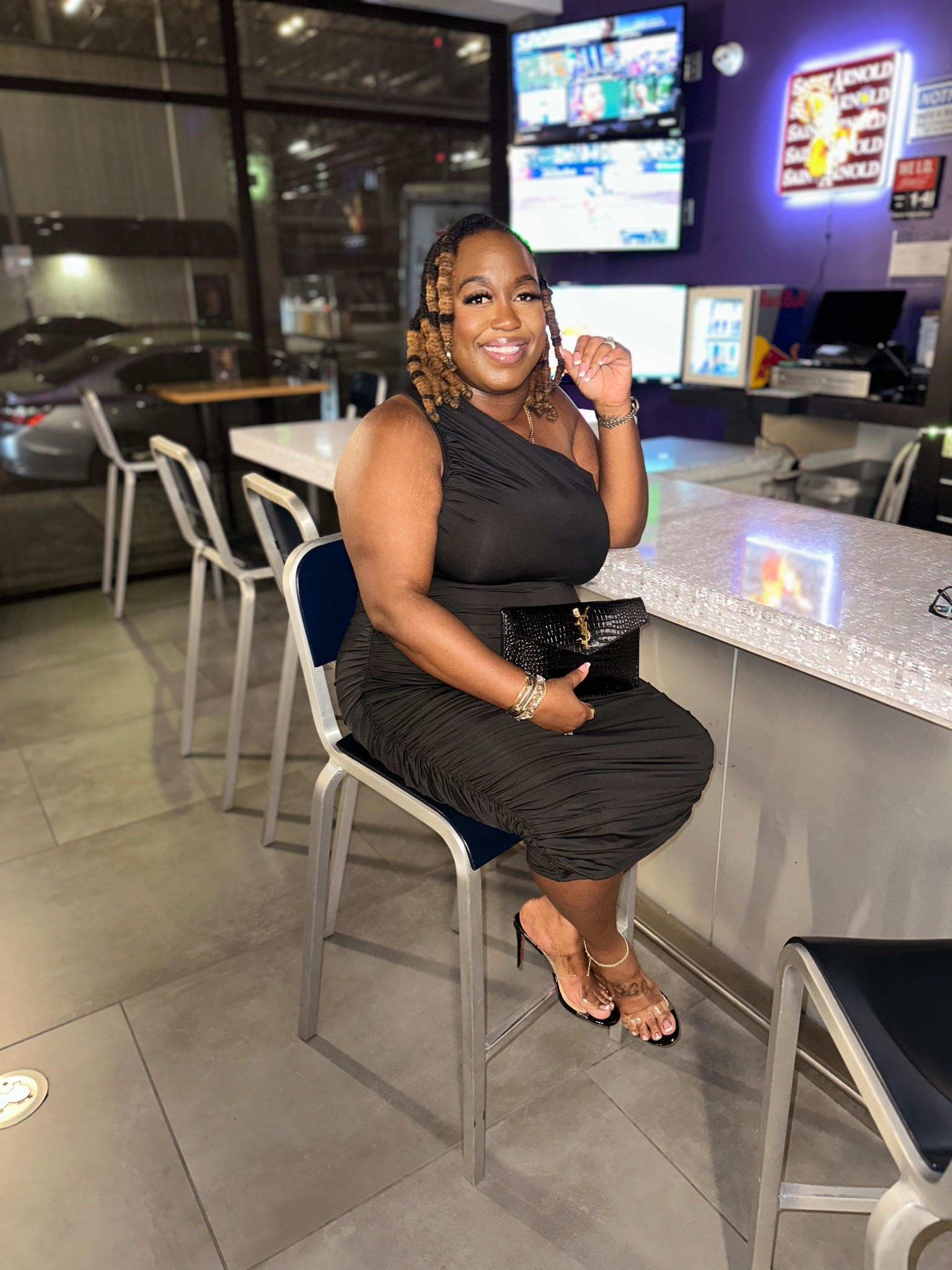 When I step out I STEP! #ootn #houston #texas #midsizefashion #fashion

#LTKMidsize #LTKItBag #LTKStyleTip