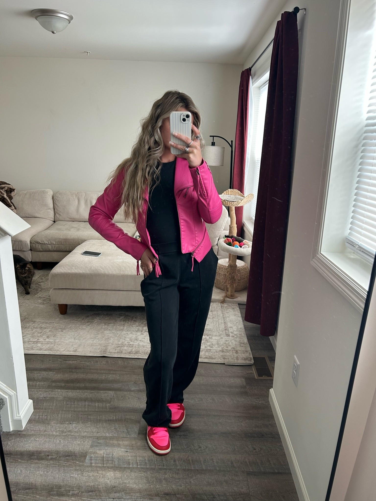 🎀🎀🎀

pink leather jacket, pink sneakers, black pants

#LTKMothersDay #LTKootd