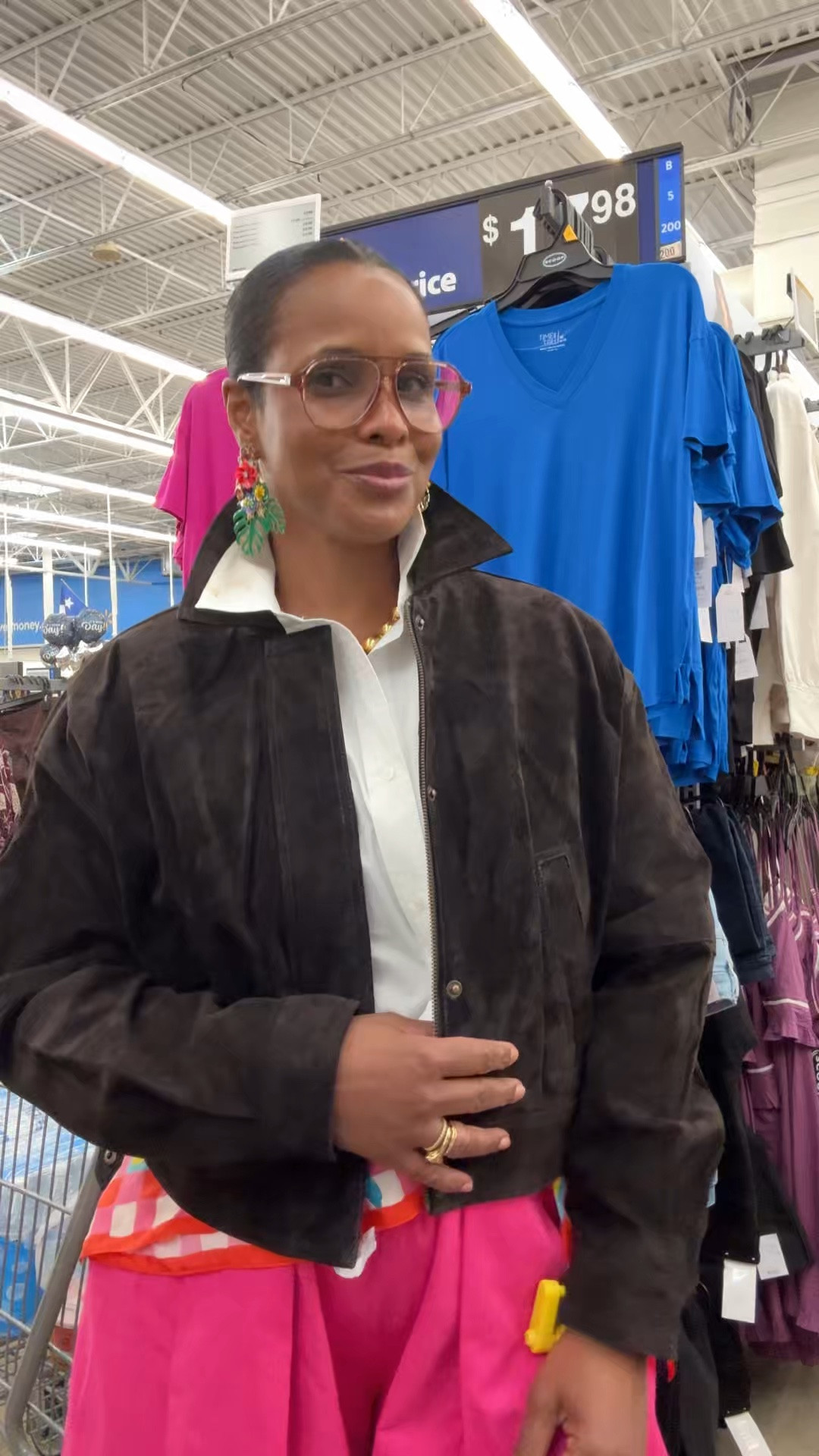 Excuse me Walmart!  You know when I find something good, Ima run back and tell it.  These leather bombers.  It’s a yes!

And it comes in tan.  Wearing size large on the chocolate brown.❤️
