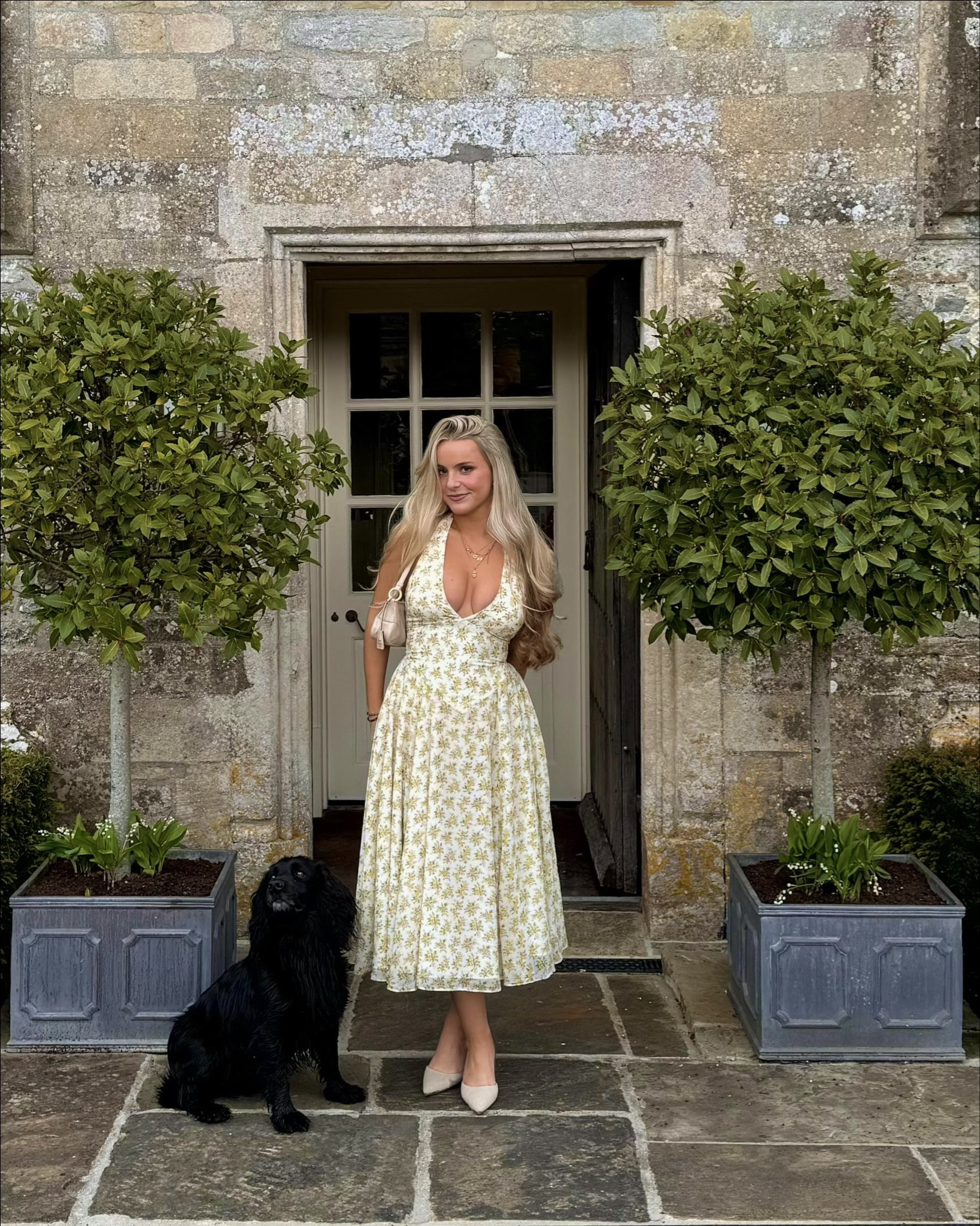 My fave summer look so far hehe 🌼 also these shoes I just ordered again cause I got so much mud on them and they r my fave heels everrrr - so comfy and flattering on the legs 🫶

#LTKsummer