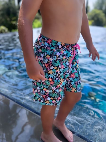 This fun floral print is everything.  Love the fit of these boys swim trunks along with the quality.

Boys outfits | boys swim | boys swim trunks | boys board shorts | travel | kids swim

#BoysOutfits #BoysSwimsuits #BoysSwimTrunks #boysswim #swim

#LTKswim #LTKkids #LTKSeasonal