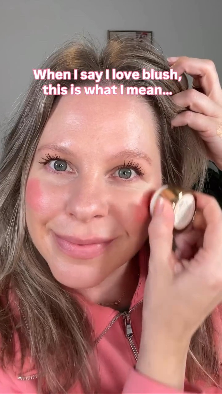 Blush obsessed? Same. Follow me for all of the blushes - your cheeks will thank you 🤗😝

Love this blush from @merit in shade LUSITANO! 

#blushlovers #blushes