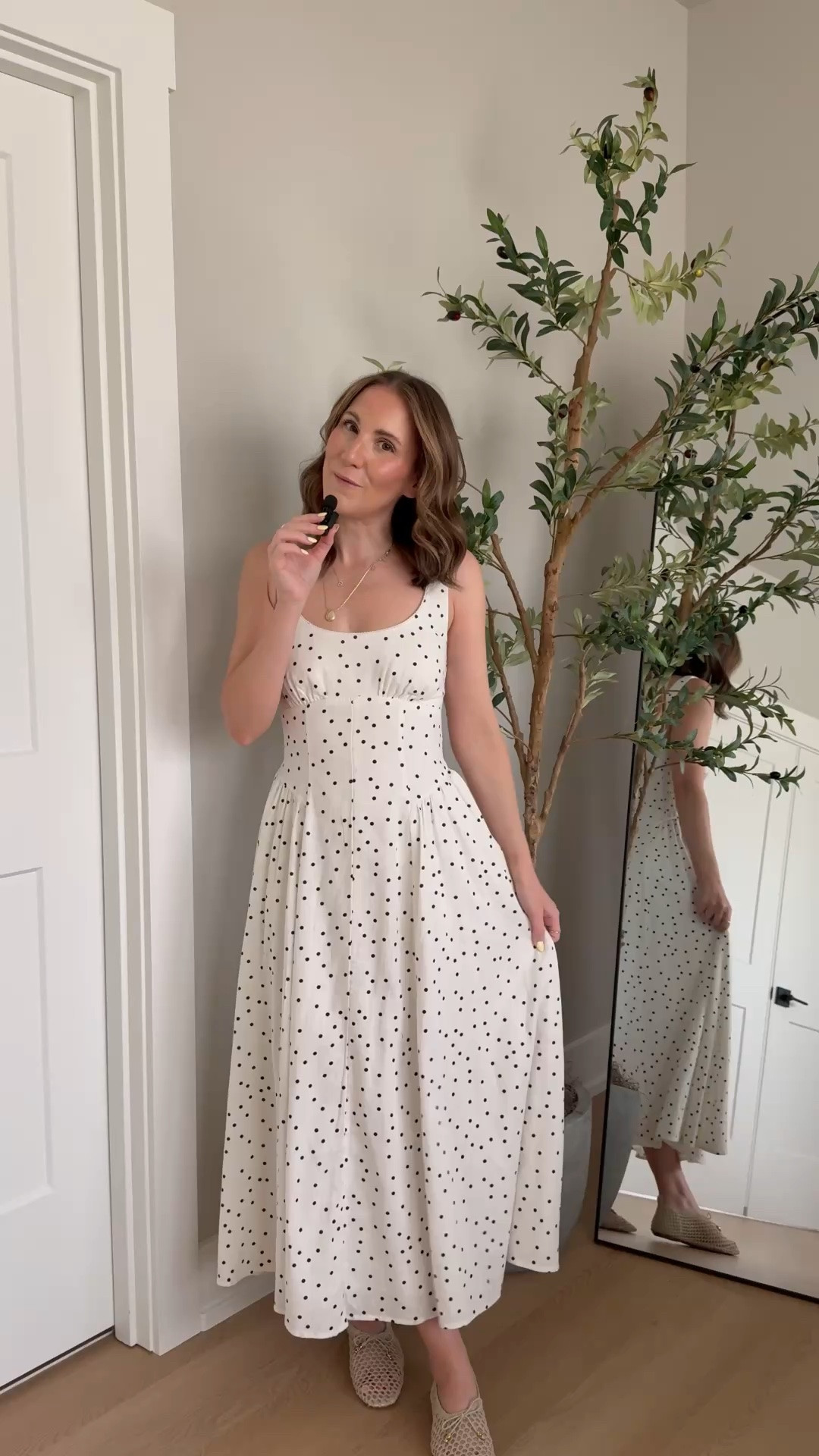 The most flattering dress on sale! This is the linen version and I’m obsessed! 25% off through today! Wearing a xs

@abercrombie Abercrombie style, summer style, linen dress, polka dots, outfit inspo, what I’m wearing

#LTKSaleAlert