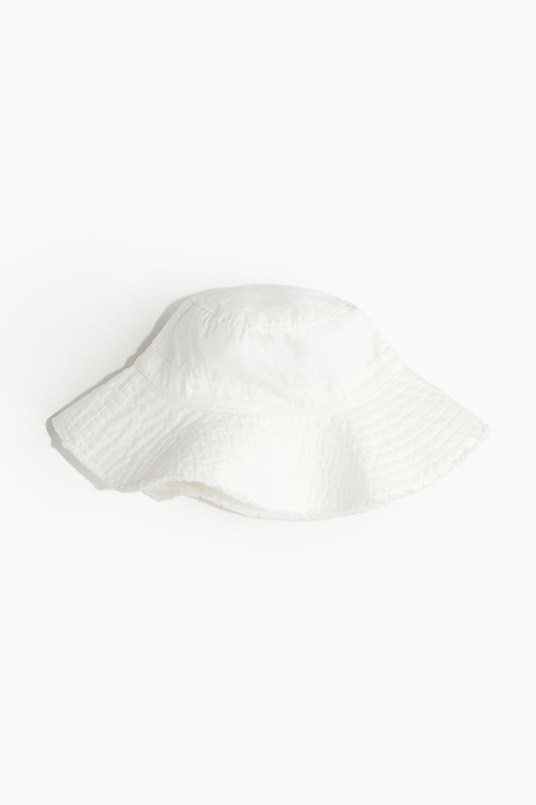 H & M - Frayed-edge Cotton Bucket Hat - White | H&M (US + CA)