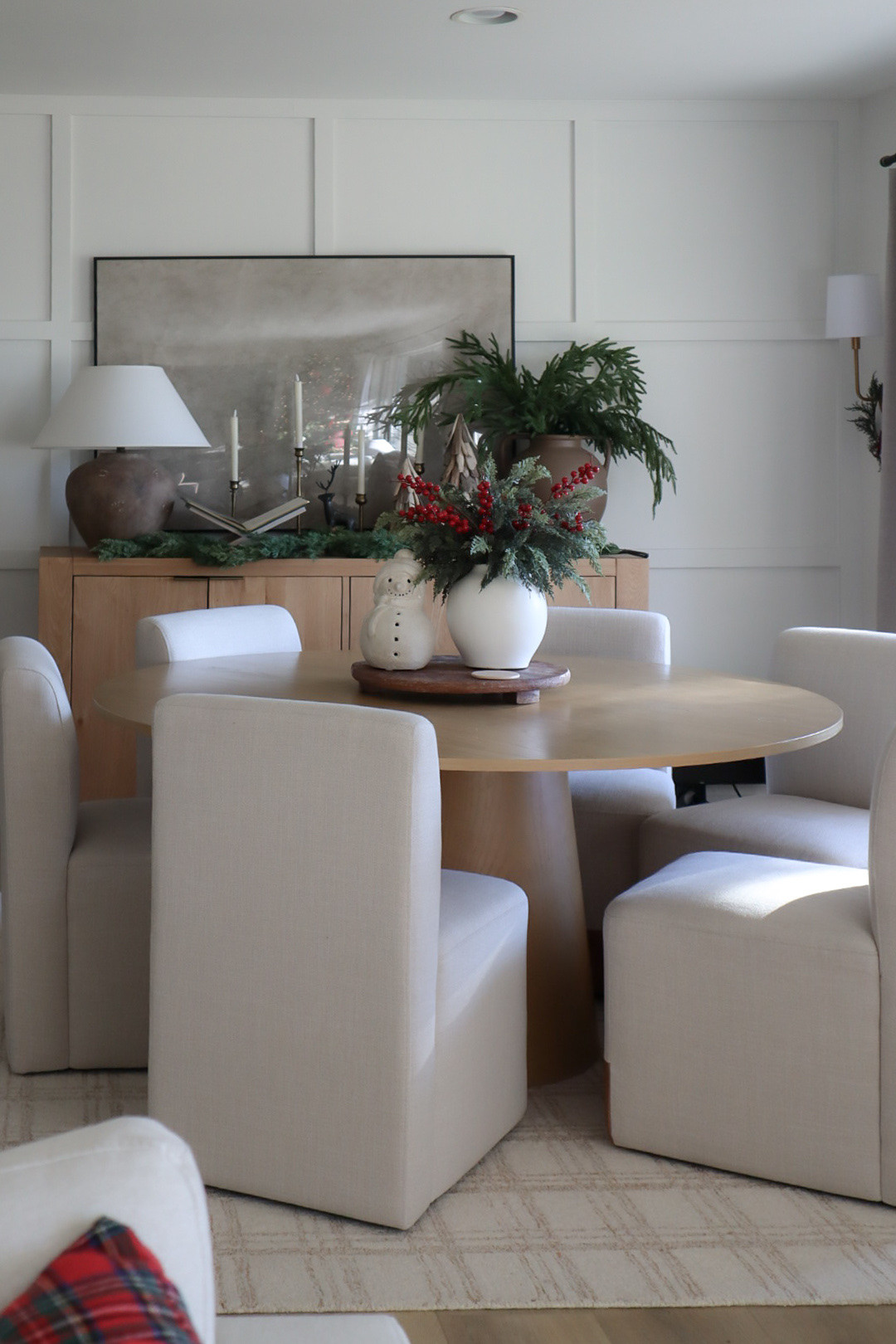 Cozy Christmas dining room

#LTKHoliday #LTKSeasonal #LTKHome