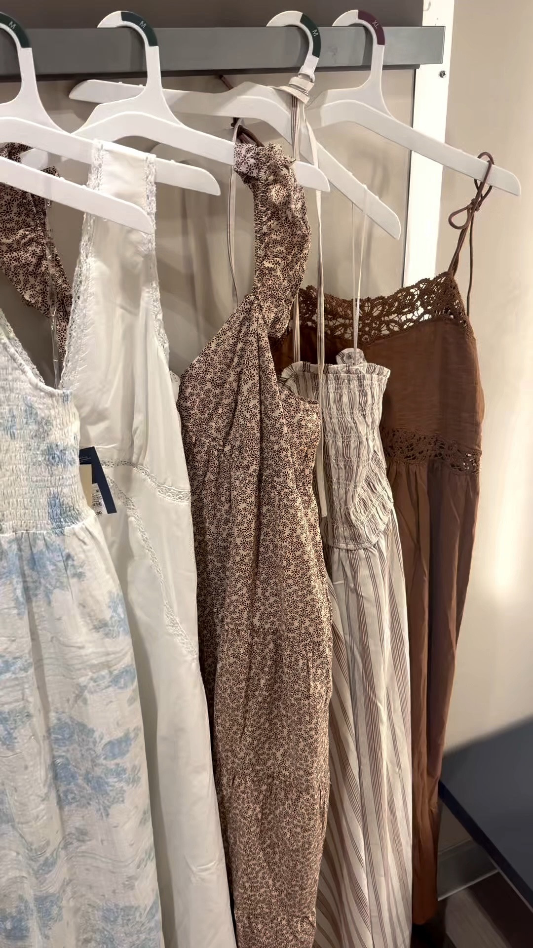 Target dresses are 40% off!! Sale ends today tho!! ⭐️

#LTKSaleAlert #LTKootd #LTKMidsize