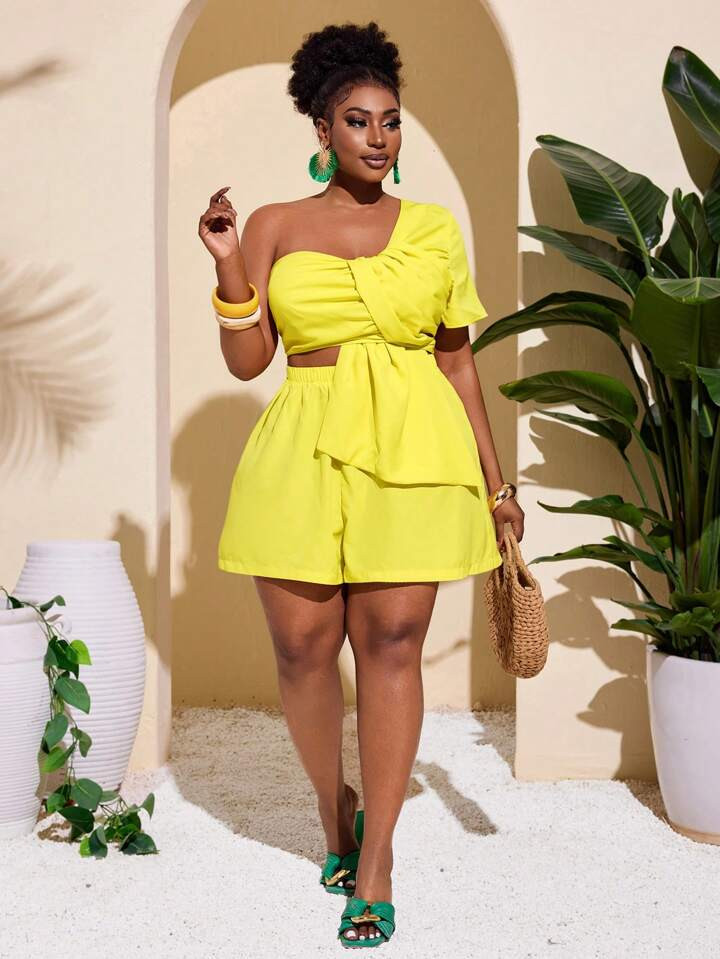 Veslaya Plus Size Front Knot T-Shirt And Loose Shorts, 2 Pieces Set With Bright Color, Vacation Style,Holiday Outfits | SHEIN