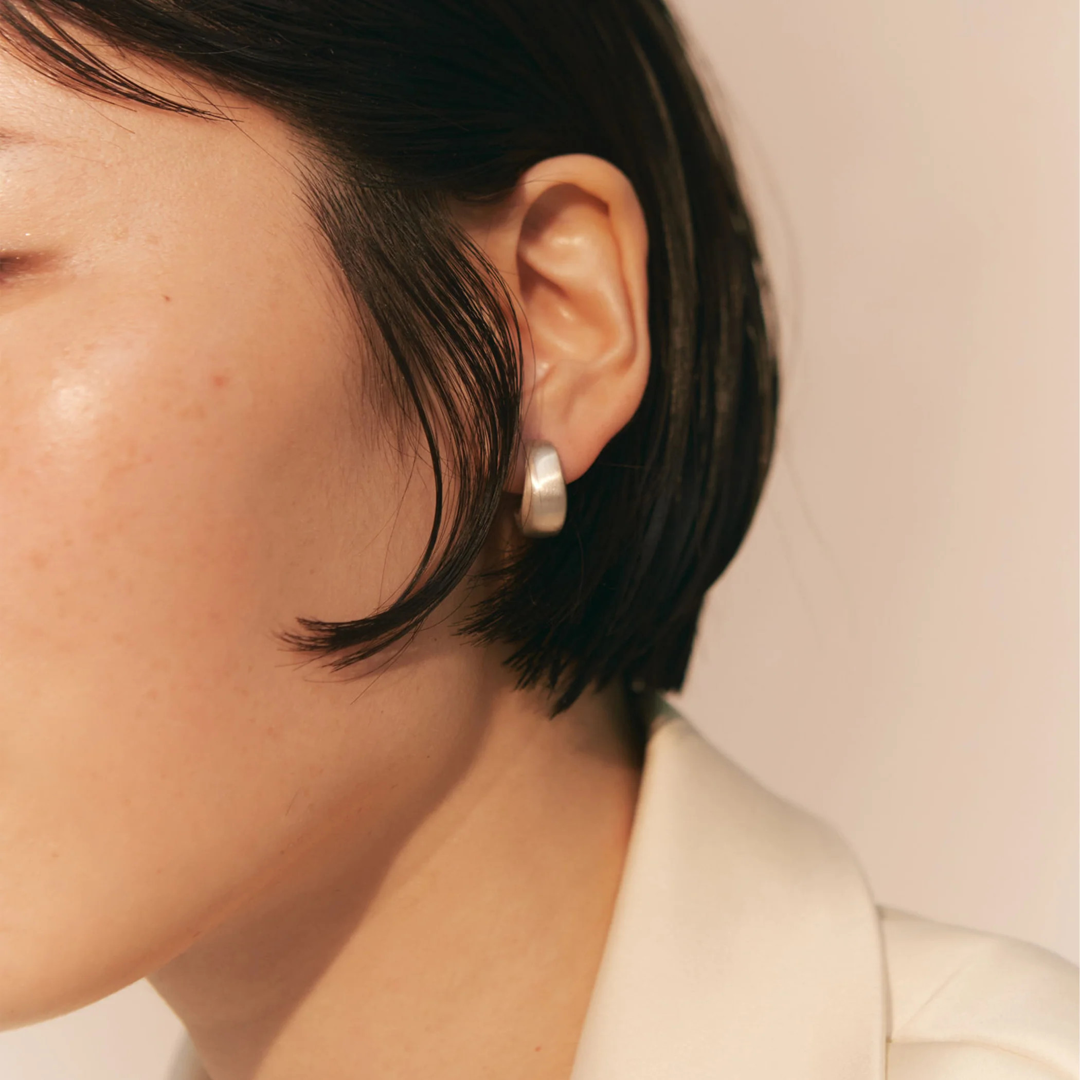 Curved Earrings - Sterling Silver - Matte | LOUPN