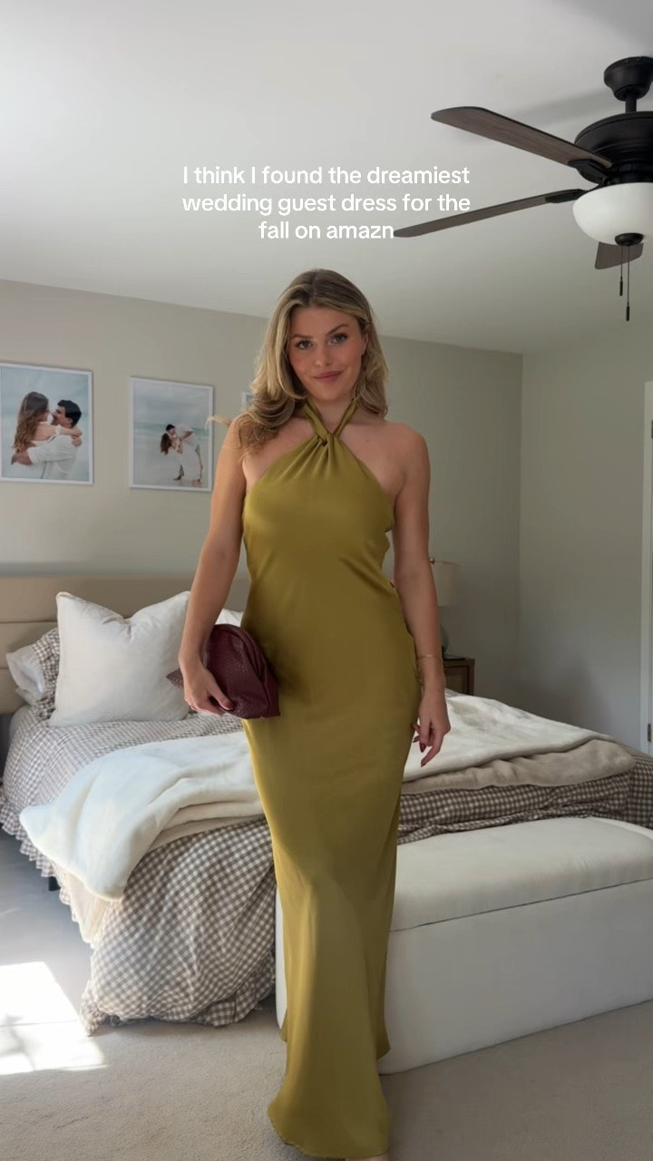 Wearing a size medium, fits perfectly as a size 6!