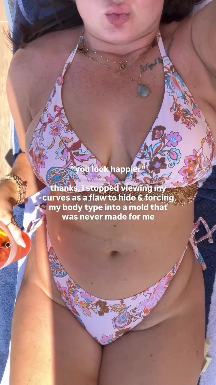 life was so peaceful after I stopped giving a sh*t 🌸 just wear the cute outfit & own it!!! 

#midsizefashion #midsizestyleinspo #midsizeblogger #midsizestyle ##midsize #midsizegirl #midsizeinspo #girlythings #confidencedressing #summerootd