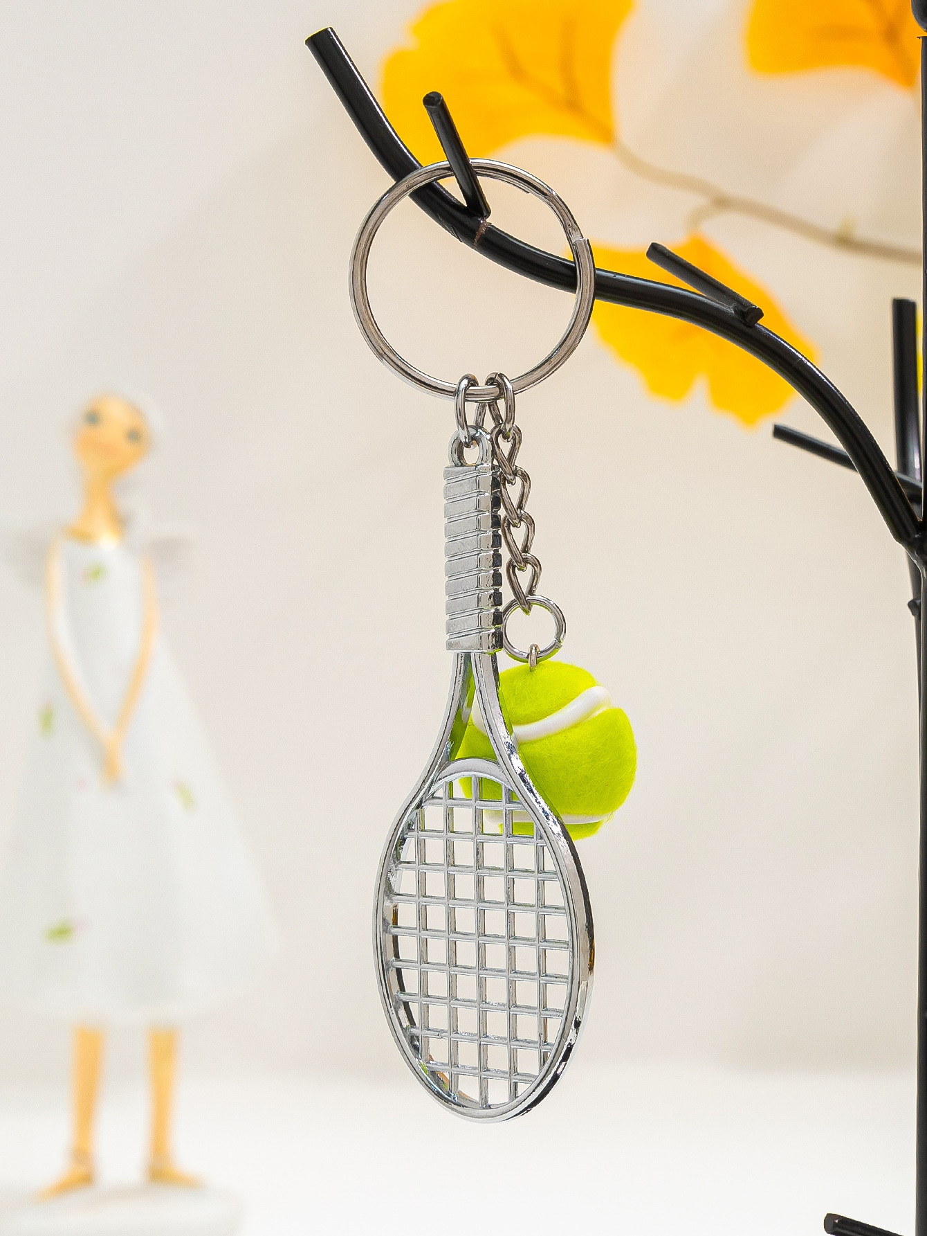 TrendsStreet 1pc Men's Casual Sports Yellow Tennis Keychain Jewelry | SHEIN