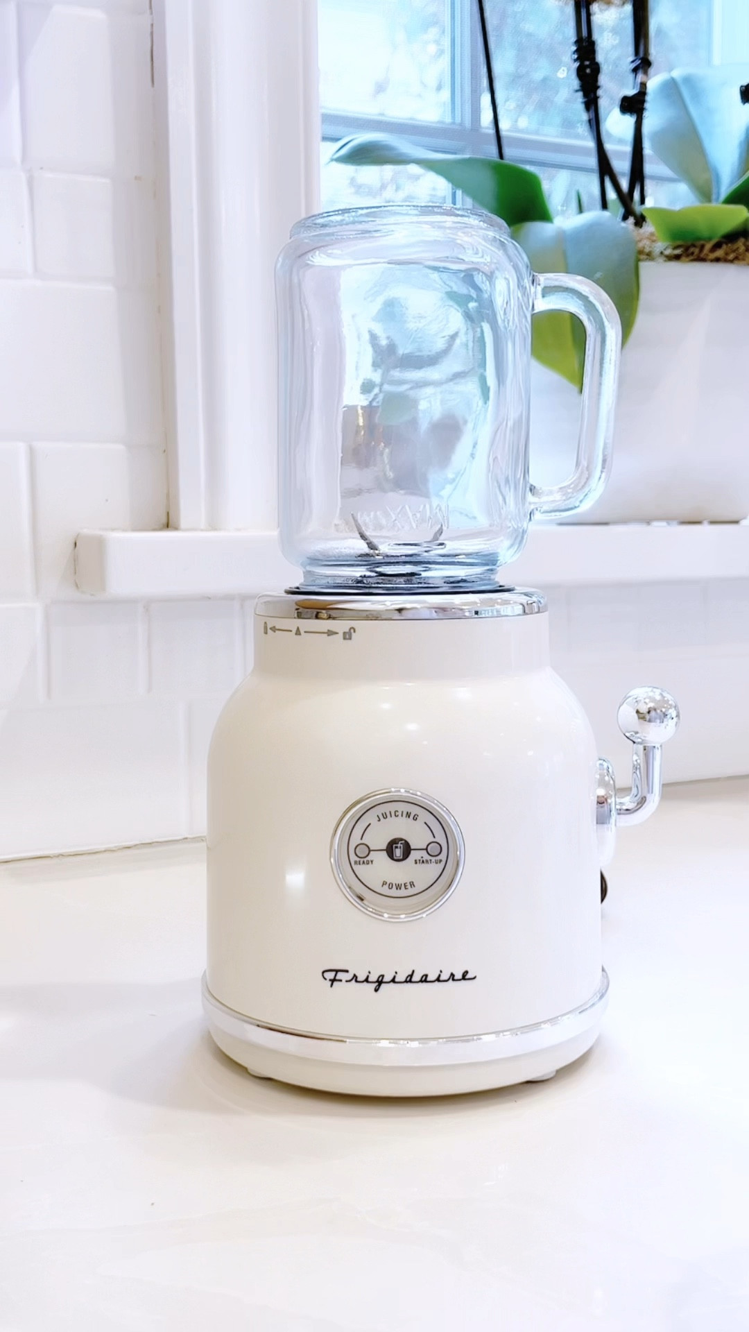 This little smoothie blender is small but mighty and cute enough to leave on the counter! With a great price tag this would also make the perfect last minute gift 

#LTKHome #LTKFindsUnder50 #LTKGiftGuide