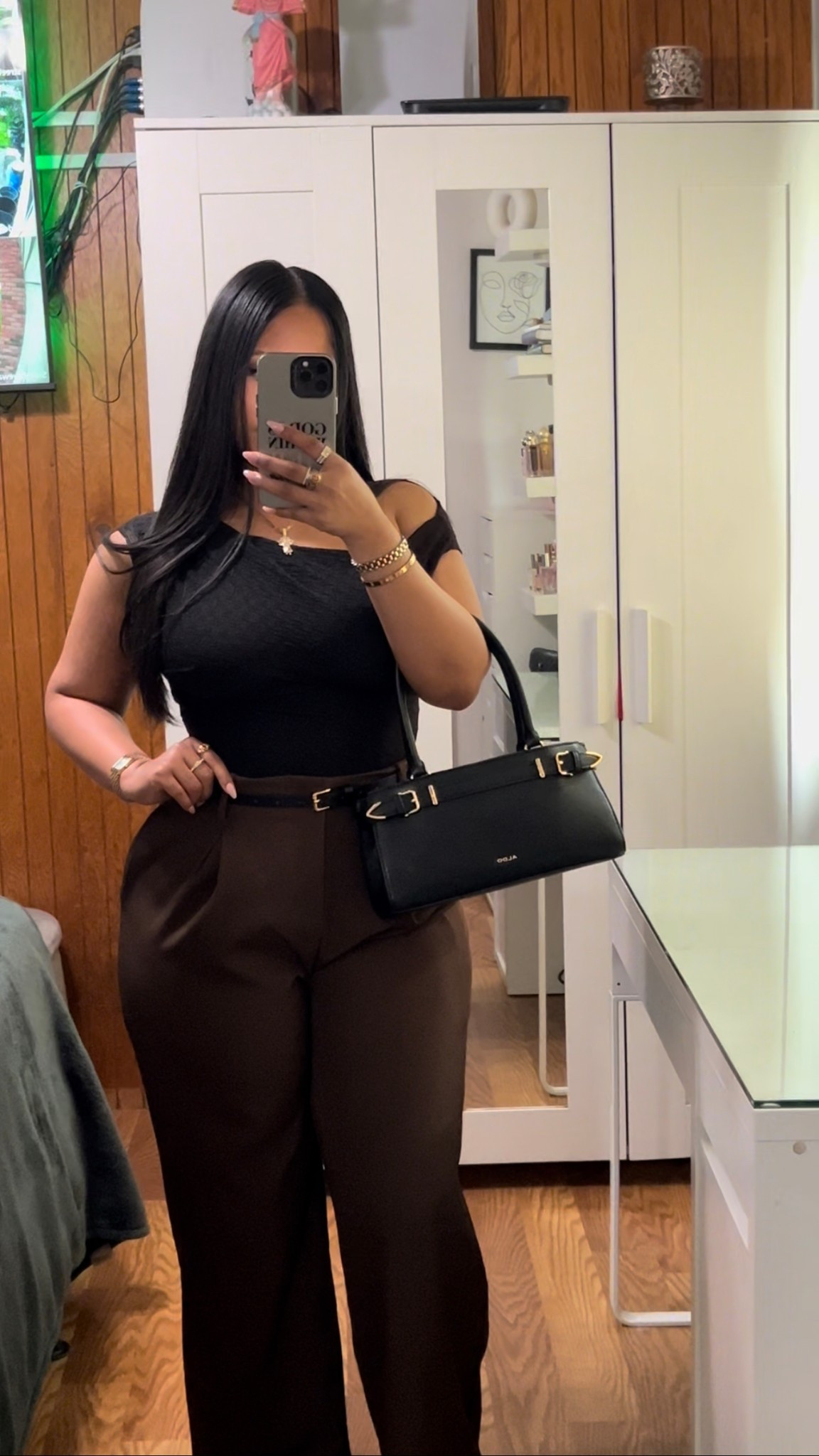 The cutest trousers! 🤎

#LTKMidsize #LTKStyleTip #LTKBeauty