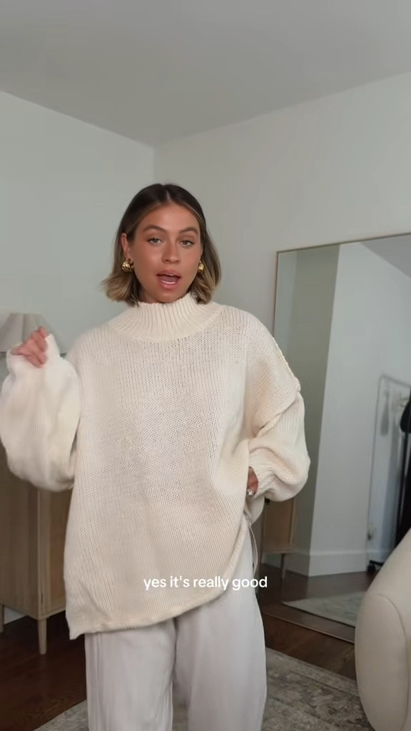 Lovvinngg this fall chunky knit sweater 🫶🏼 size small

#LTKStyleTip