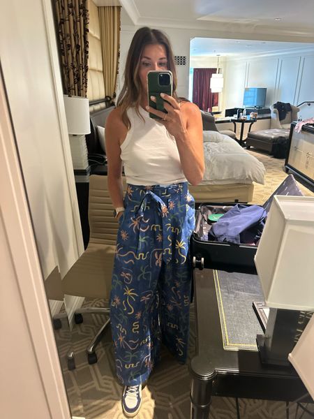 Vibey wide leg printed pants. What I wore to Dead & Co in Vegas 