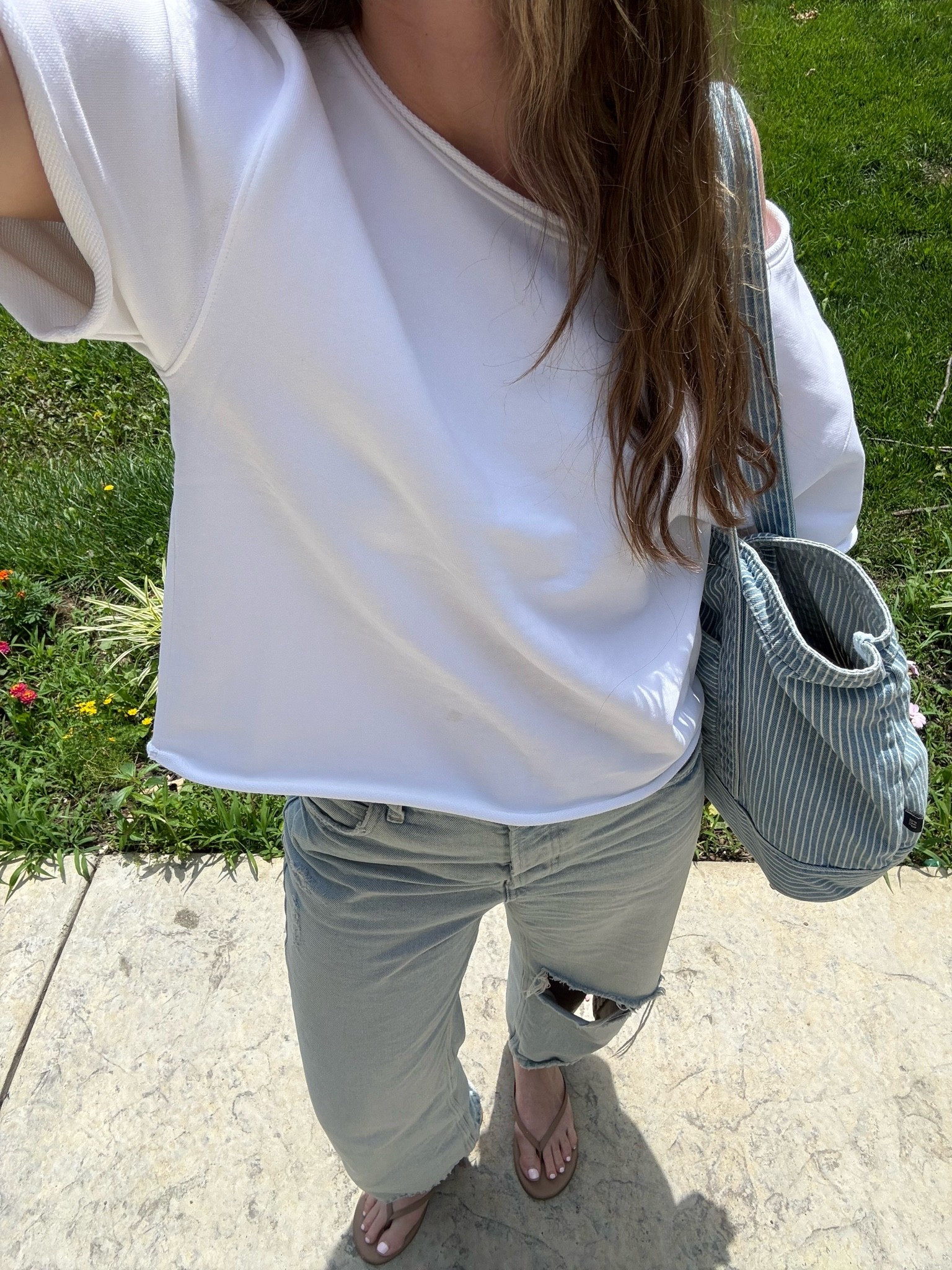 wearing medium in top, elevated basic and so comfy! love that it can be worn off the shoulder too! Sized up 2 sizes in jeans postpartum, some of my favorite! 

Summer outfit

#LTKootd #LTKmomlife
