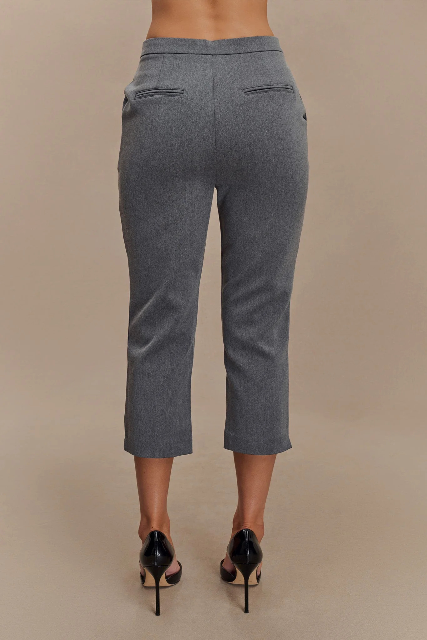 Anne Fitted Capri Pants - Charcoal Marle | MESHKI US