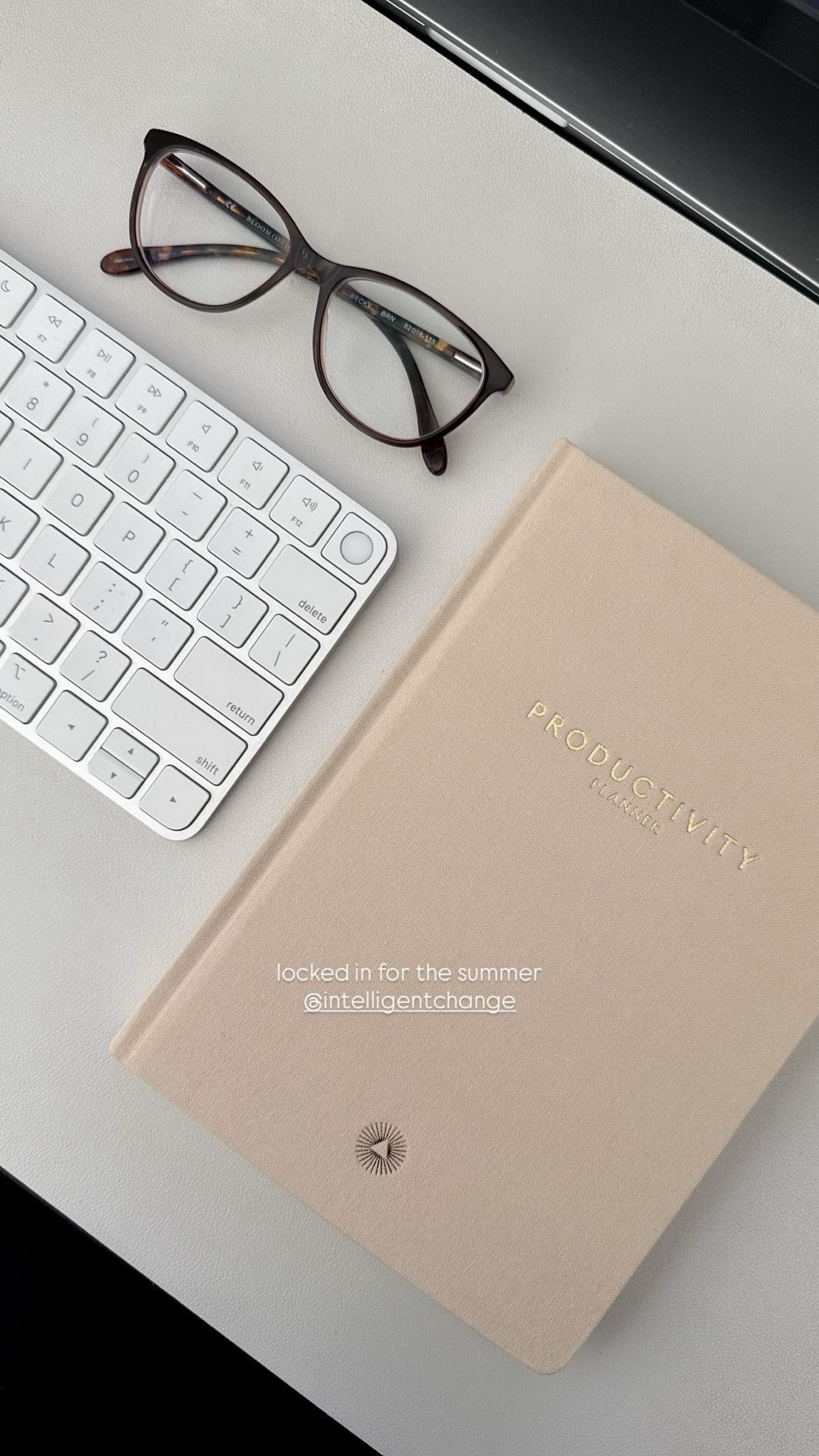 Undated 3-Month Productivity Planner

Locked in for an intentional summer ✨

#LTKdayinmylife #LTKselfcare #LTKmorningroutine