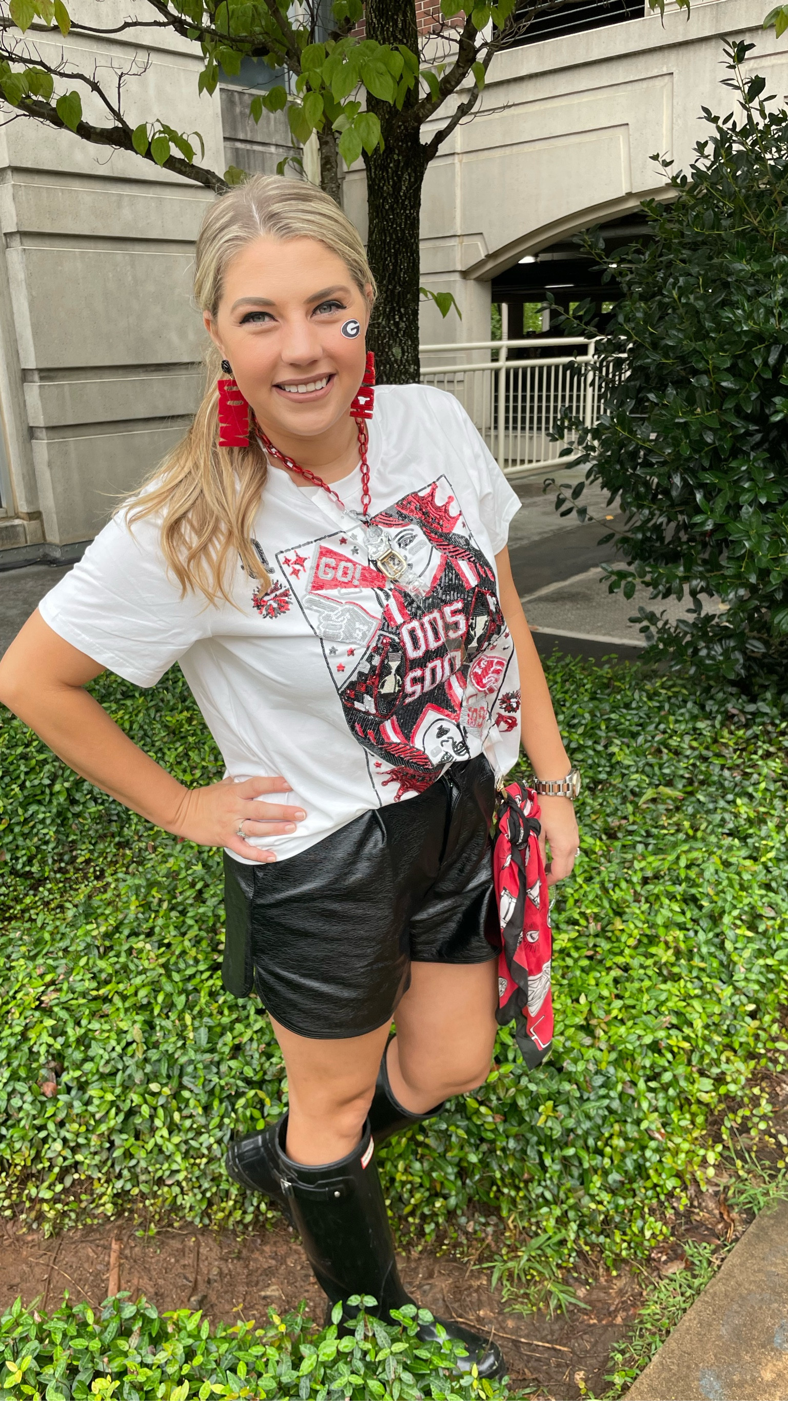 First home game of the season, I couldn’t be more ready to cheer for a victory!! 

Sporting my game day look in my Queen of Sparkles tee that’s now shoppable @emilymccarthyshoppe and pleather shorts @shoplucylus 

#LTKunder100 #LTKstyletip #LTKSeasonal