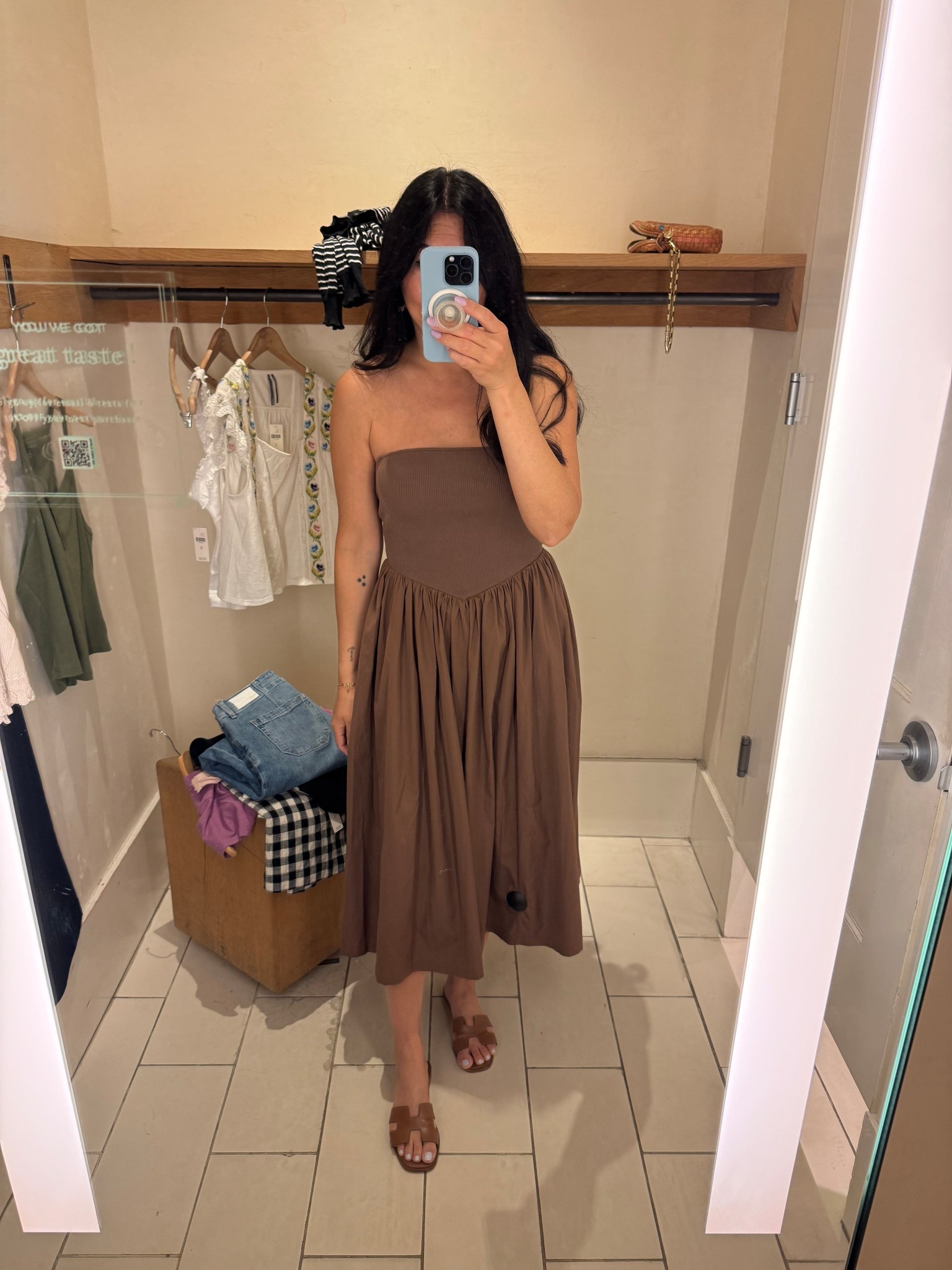 A great strapless dress and in this beautiful cocoa color 🤎 