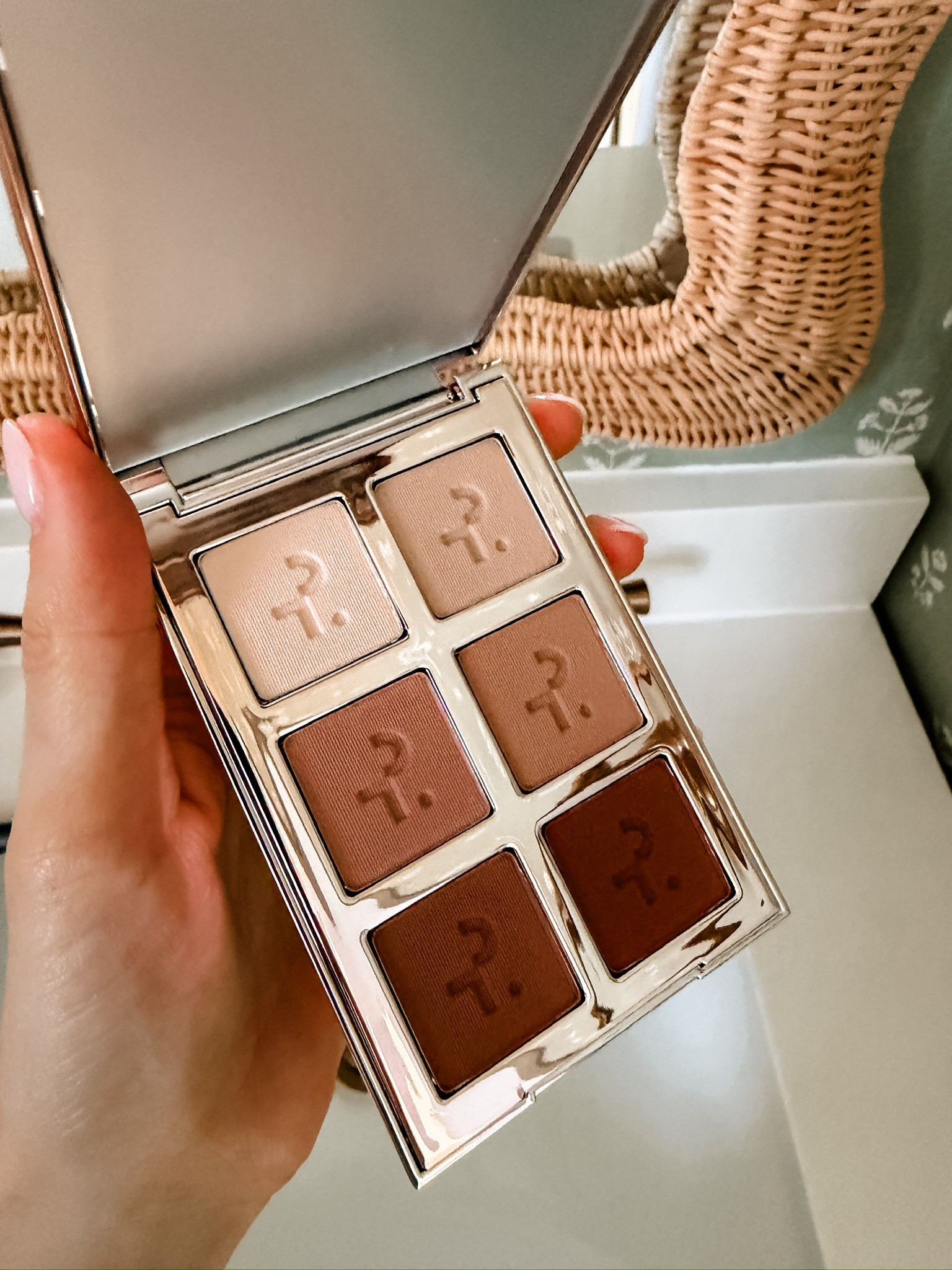 Super excited about this new eye shadow I just got! I’m really liking it so far!

Loverly Grey, everyday make up, eye shadow, beauty 

#LTKBeauty