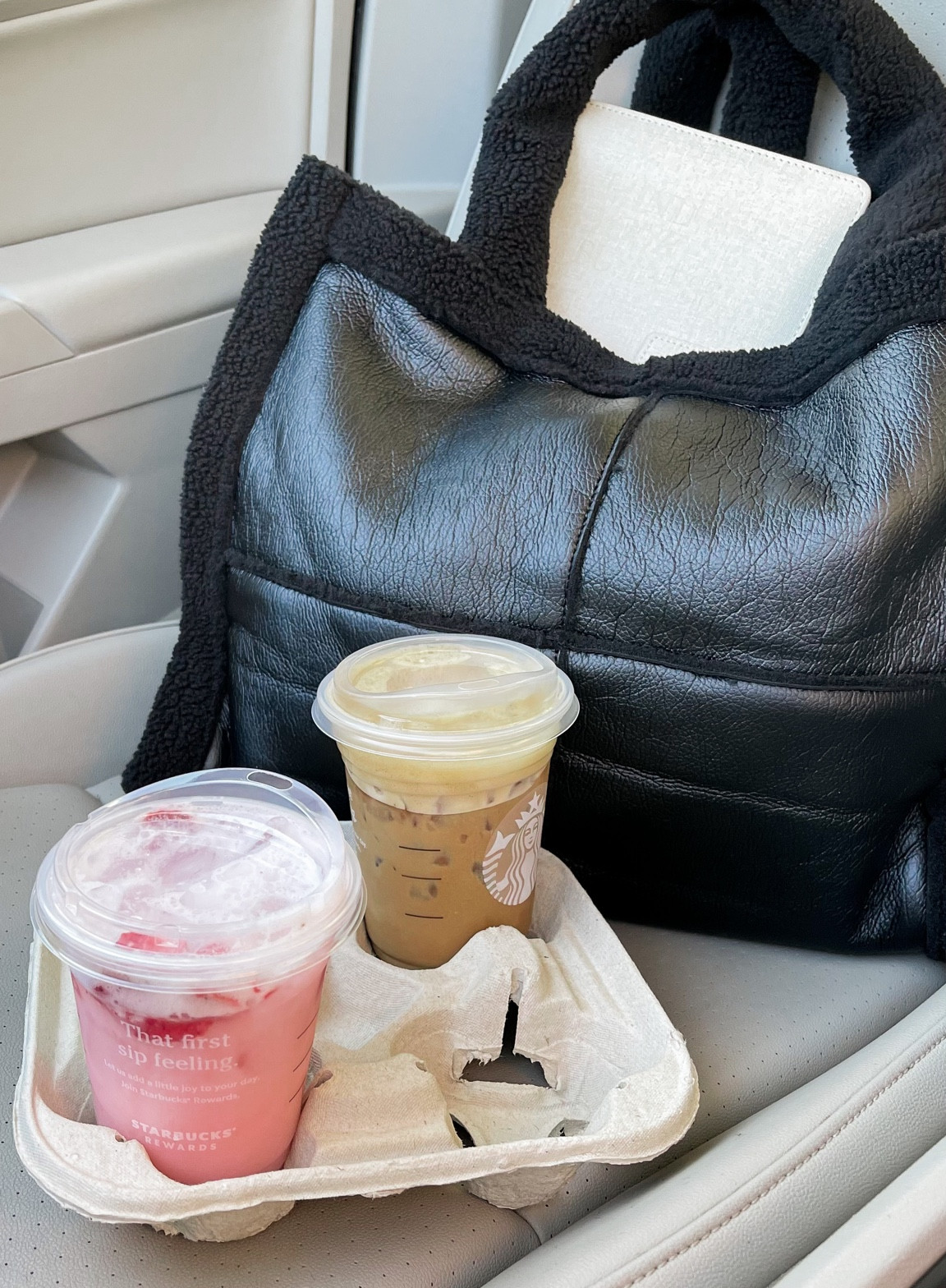 new amazon bag 🖤 plus organizational insert!! love the faux leather & sherling. 
-comes in multiple colors 
-does shed a bit at first
🫶🏼

#LTKunder100 #LTKFind #LTKSeasonal