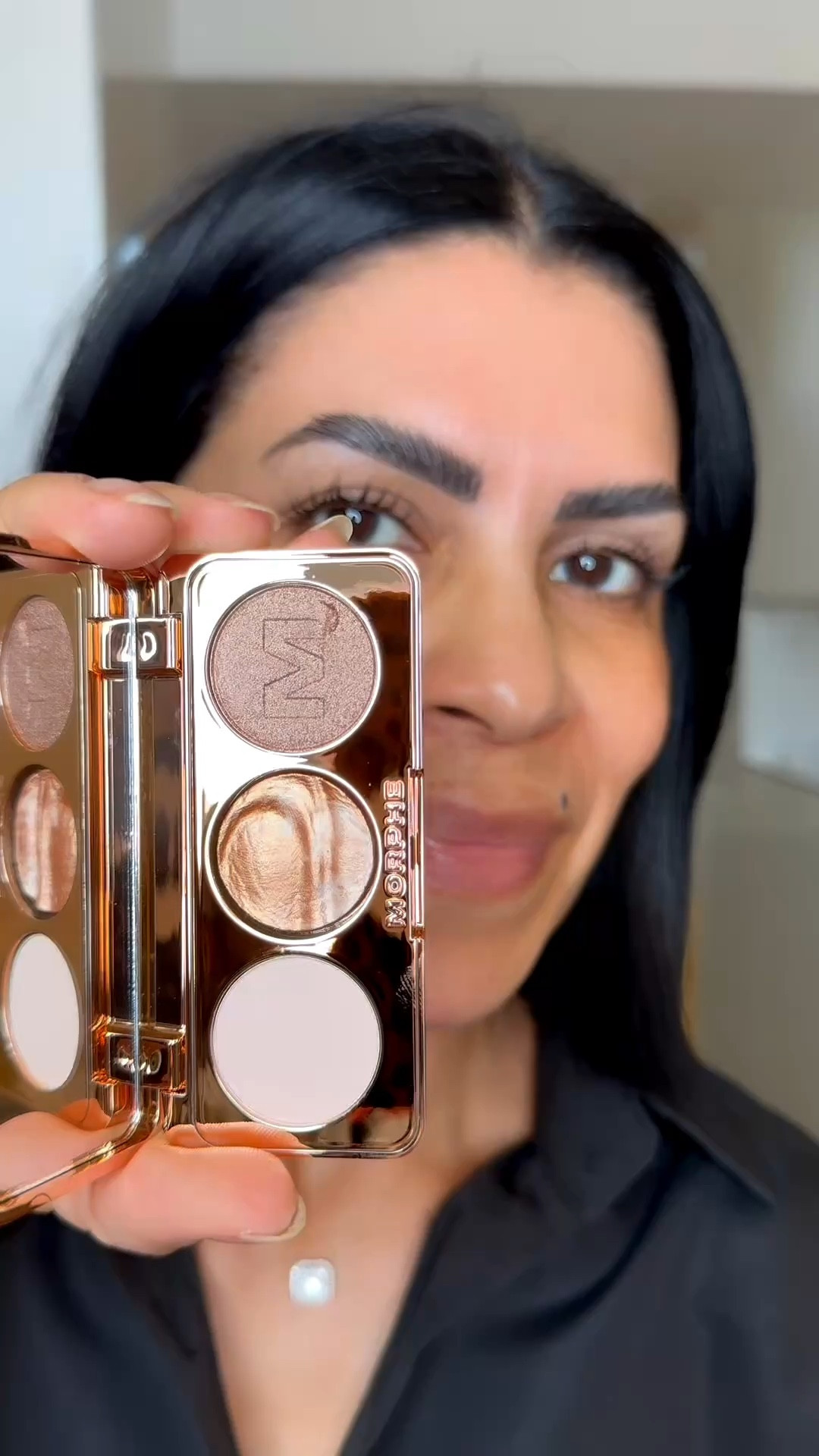 Quick effortless eye look using @Morphe Limited Edition “Trophy Wife” collection…
-Champagne on tap eye shadow palette
-Yacht Day blush trio
Both products have an incredible amount of pigment.. A little goes a long way...


#LTKBeauty #LTKgrwm #LTKOver40