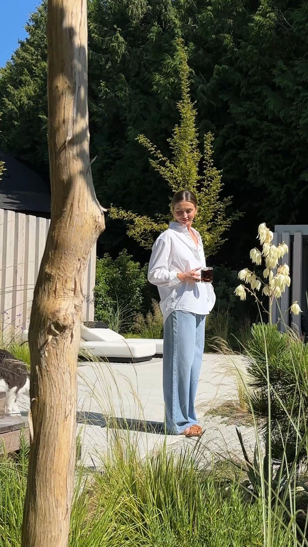 Wearing new in from @gap and taking in the summer sun ☀️✨ #ad #howyouweargap #gapcanada 