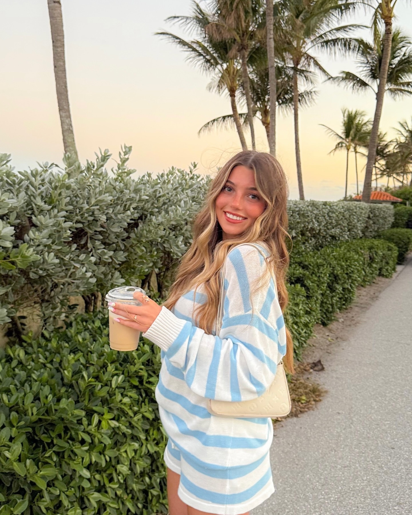 the cutest set from @edikted 
-
-
-
-
-
-
use code JETTY10 for 10% off!! #edikted #ediktedad