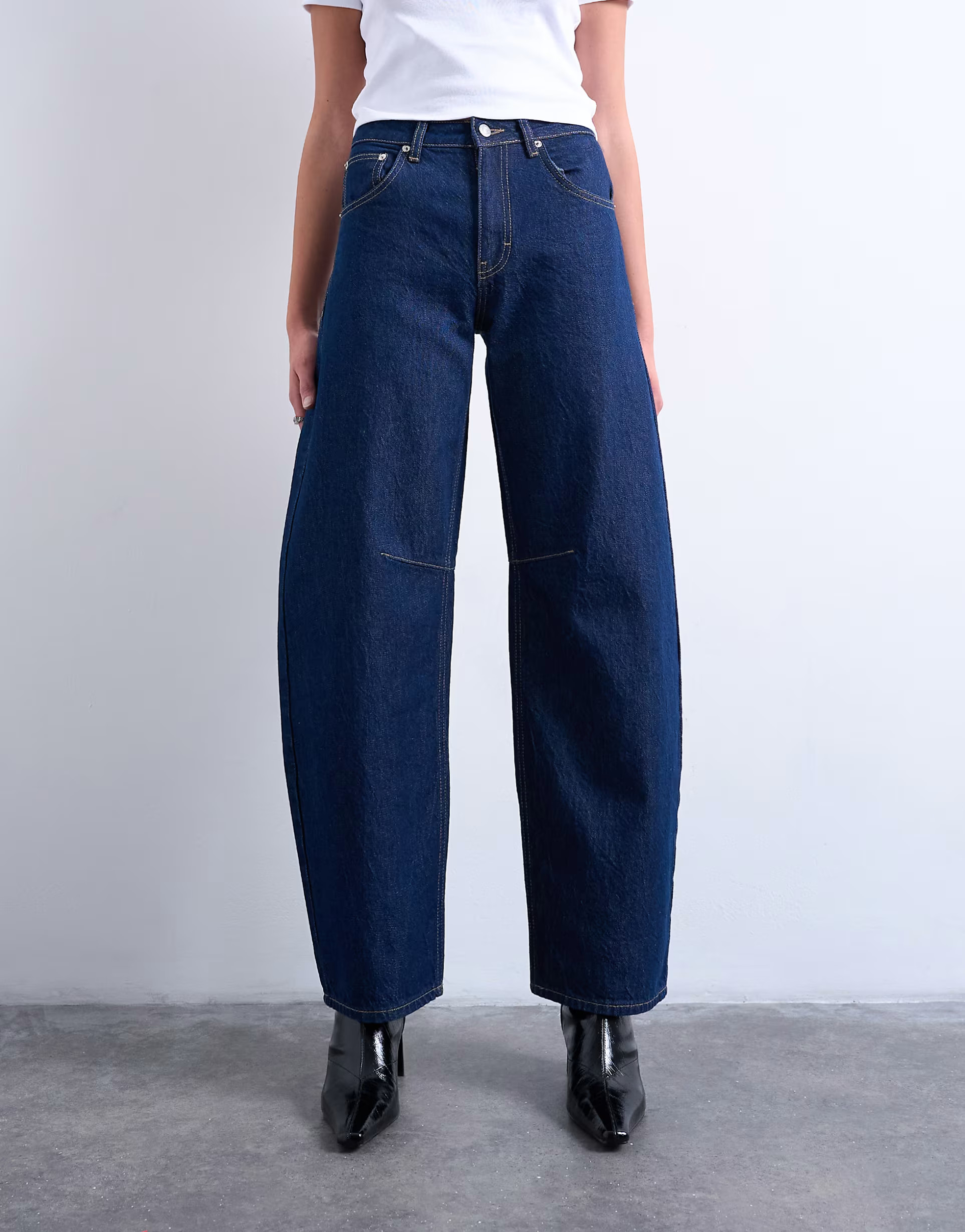 Topshop Barrel mid rise jeans in indigo rinse | ASOS (Global)