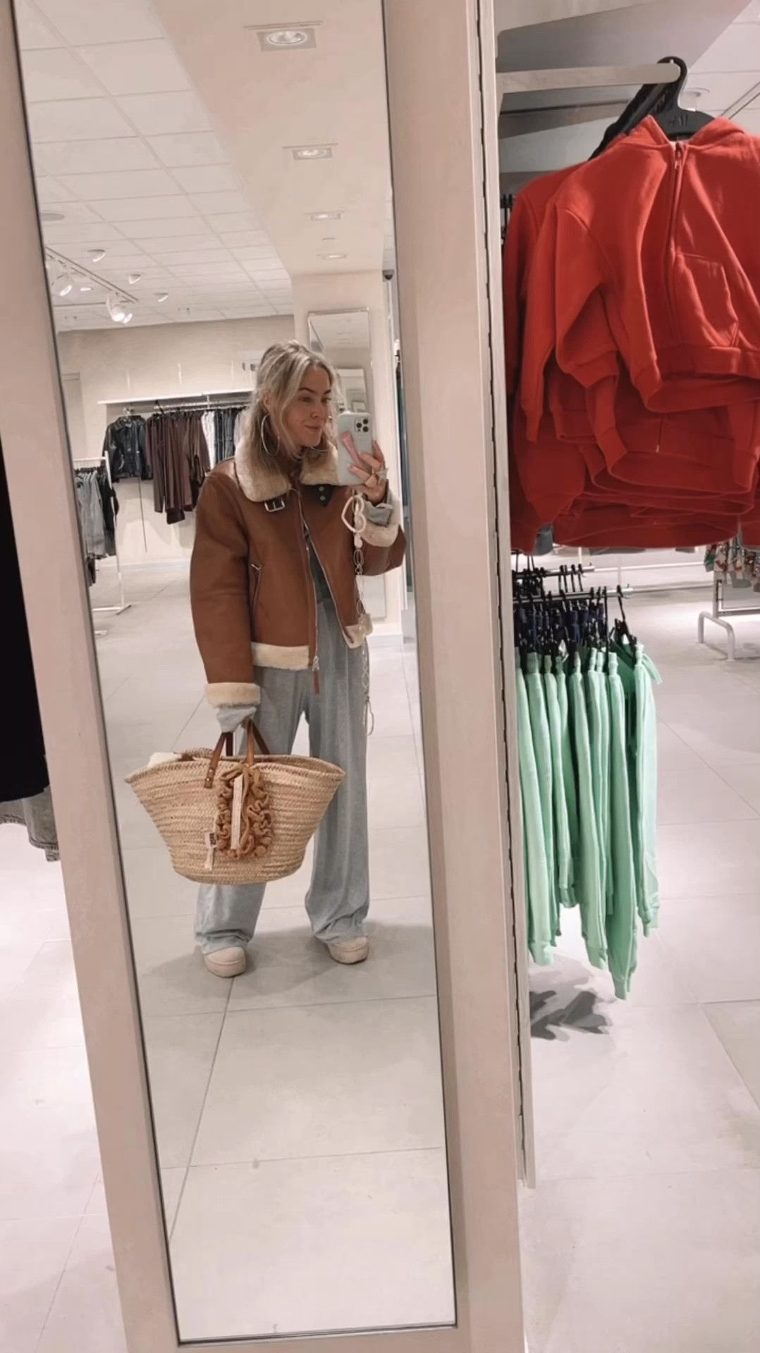Aviator jacket H&M🫶🏻🫶🏻 wearing size medium love the fit and color!! Also linked similar grey slouchy pj style we found online fy and the boots with a similar big tote basket bag style ❤️