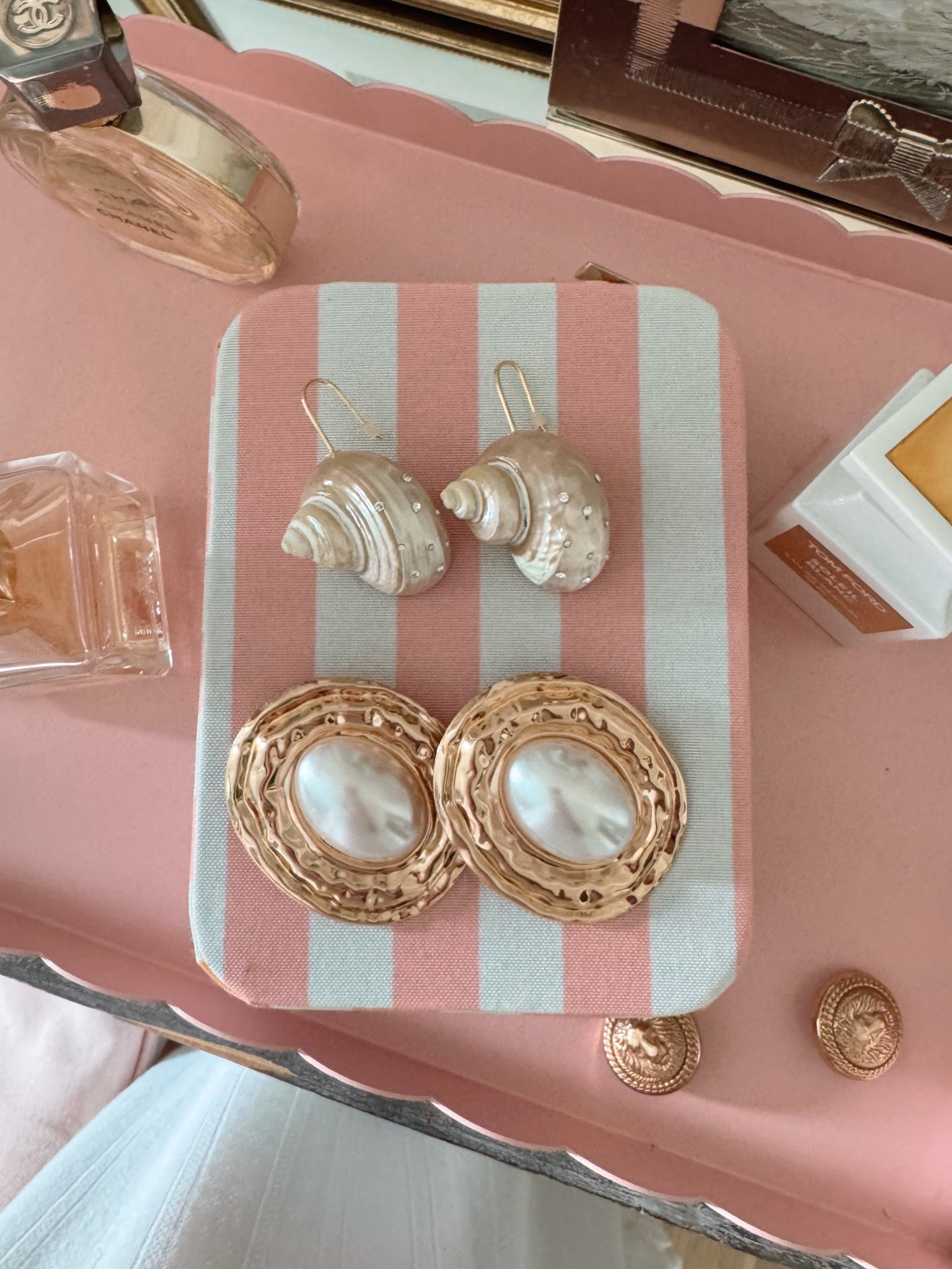 The two pairs of earrings you’ll want in your summer wardrobe 🐚🌸🙌🏻☀️ 

I am obsessed! Perfect vacation earrings too! Loving all the shell accessories and pearls right now  

#LTKTravel #LTKFindsUnder100 #LTKSeasonal