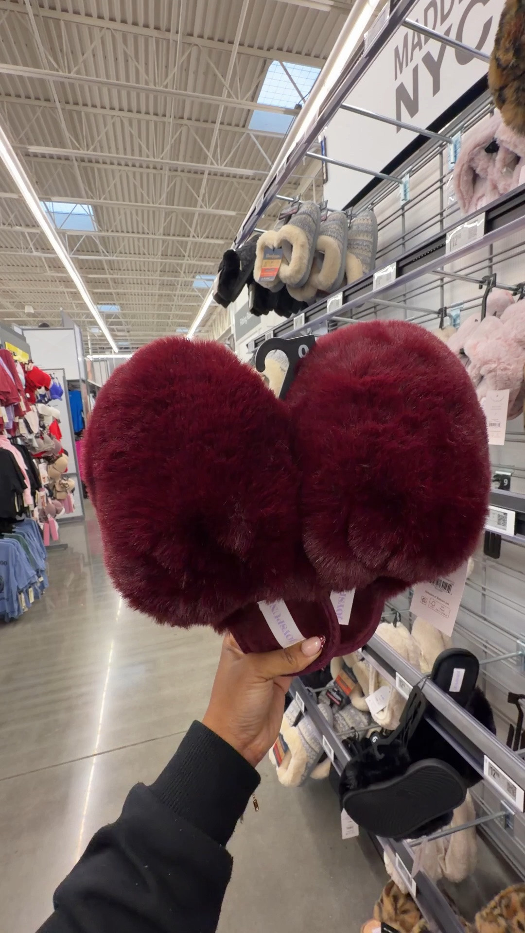 These fur slippers are so soft and comfy

#LTKootd #LTKSeasonal