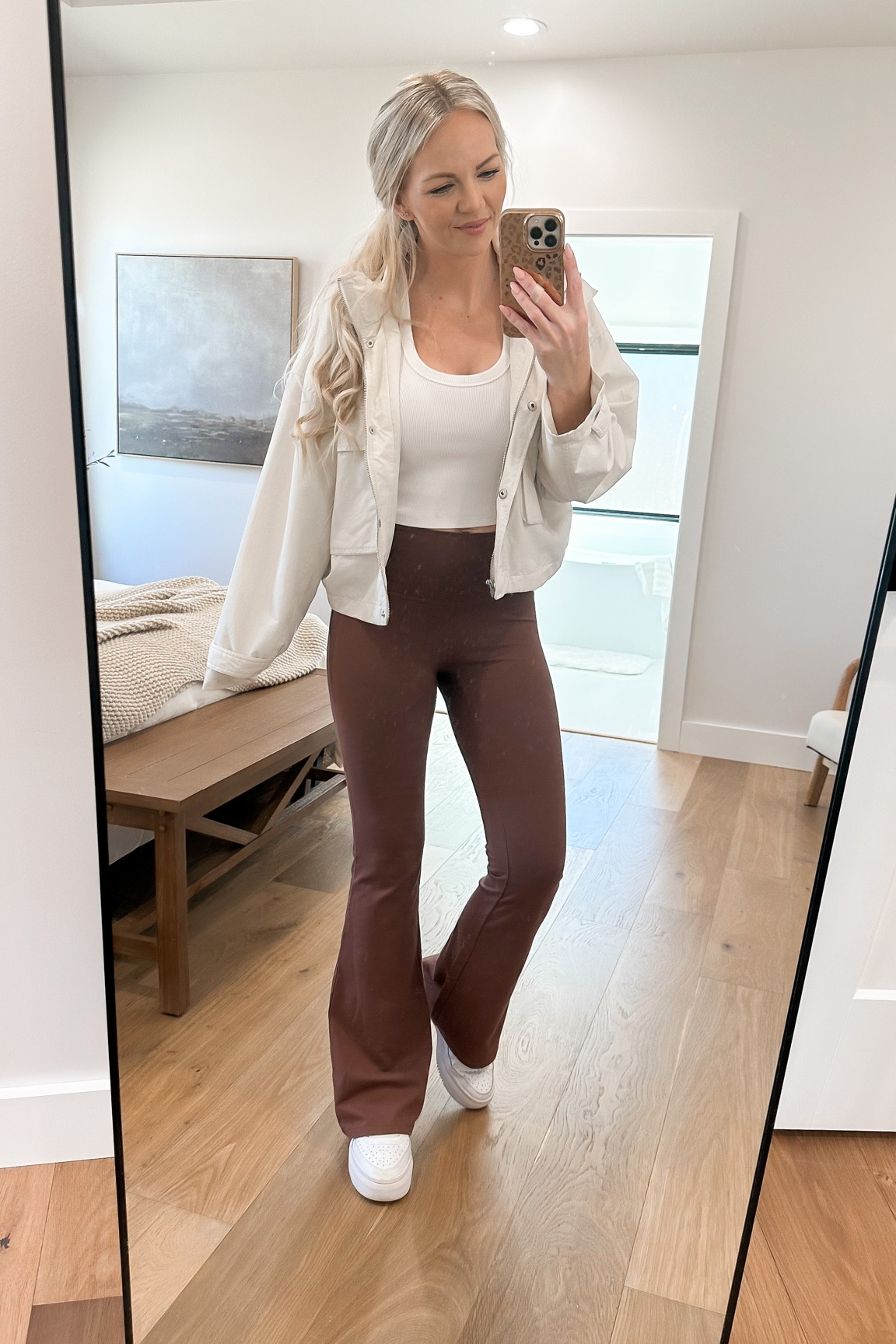 Outfit Ideas With Flare Leggings: Chic & Trendy Looks!