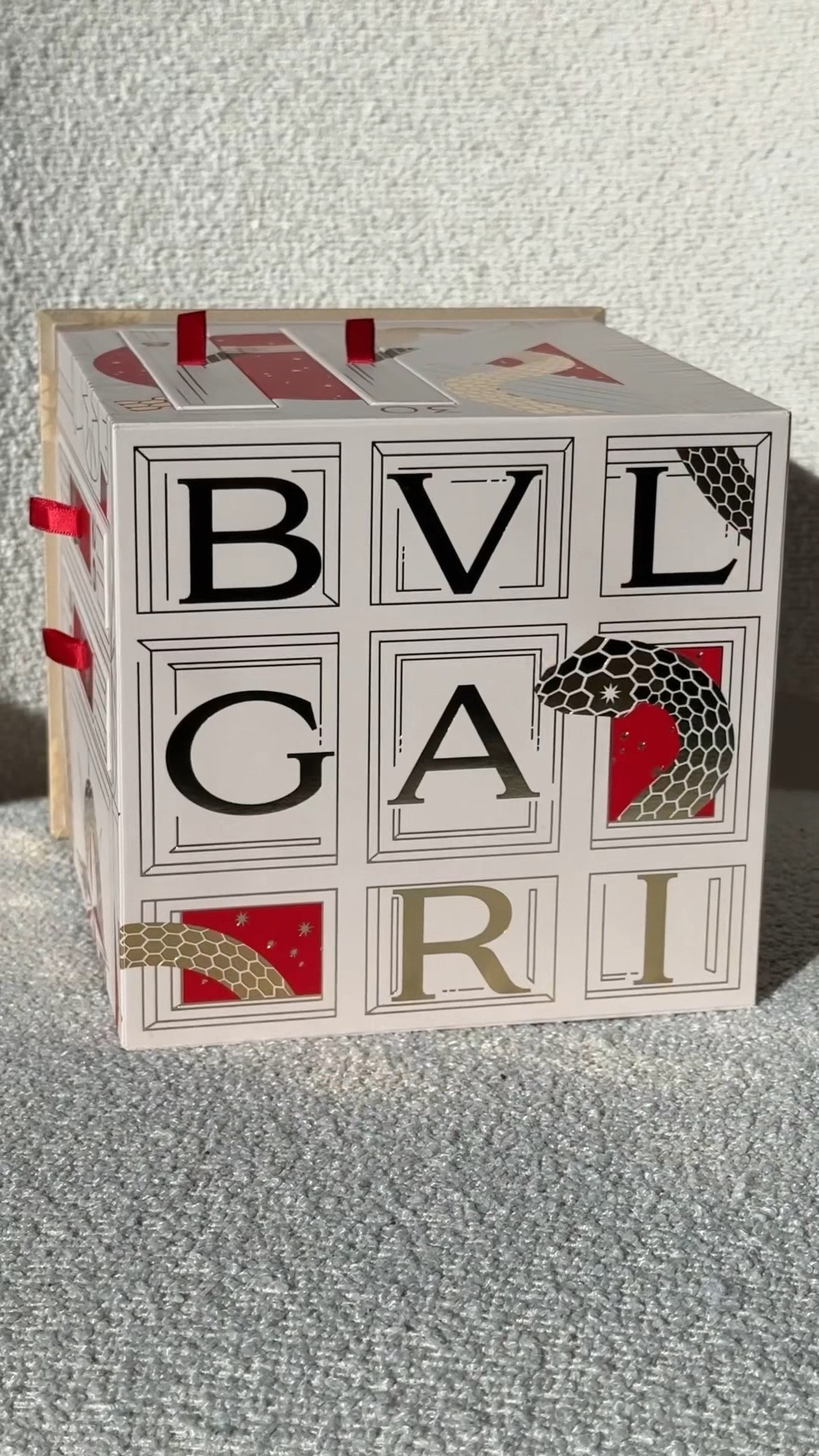 unboxing the $535 bvlgari advent calendar 🖤 get it on sale now through bloomingdale’s take $25 off every $150 you spend event!

#LTKBeauty #LTKHoliday #LTKGiftGuide