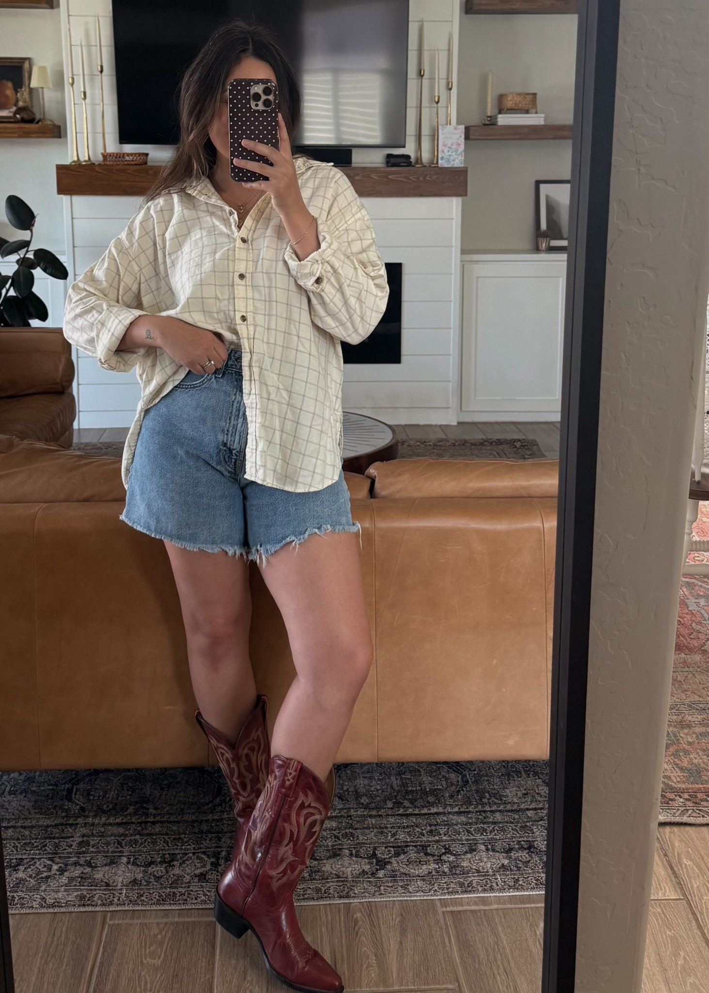Styling cowboy boots look 5! Sizes below:
Button down: XL
Shorts: 6
Boots: 7.5 (went down a half size)

#LTKU #LTKSummerEdit #LTKStyleTip