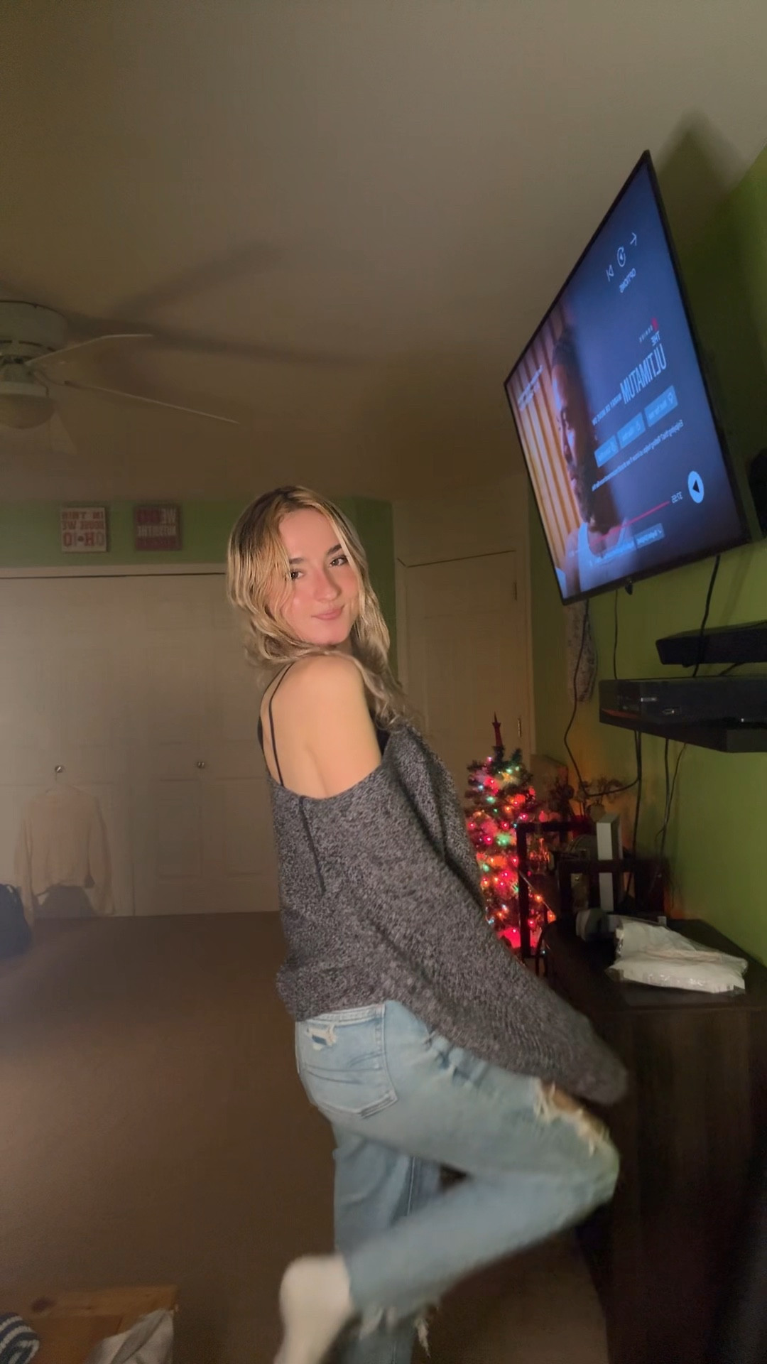 Cozy cute outfit Sweater and jeans from American Eagle!

#LTKSaleAlert #LTKHoliday #LTKGiftGuide