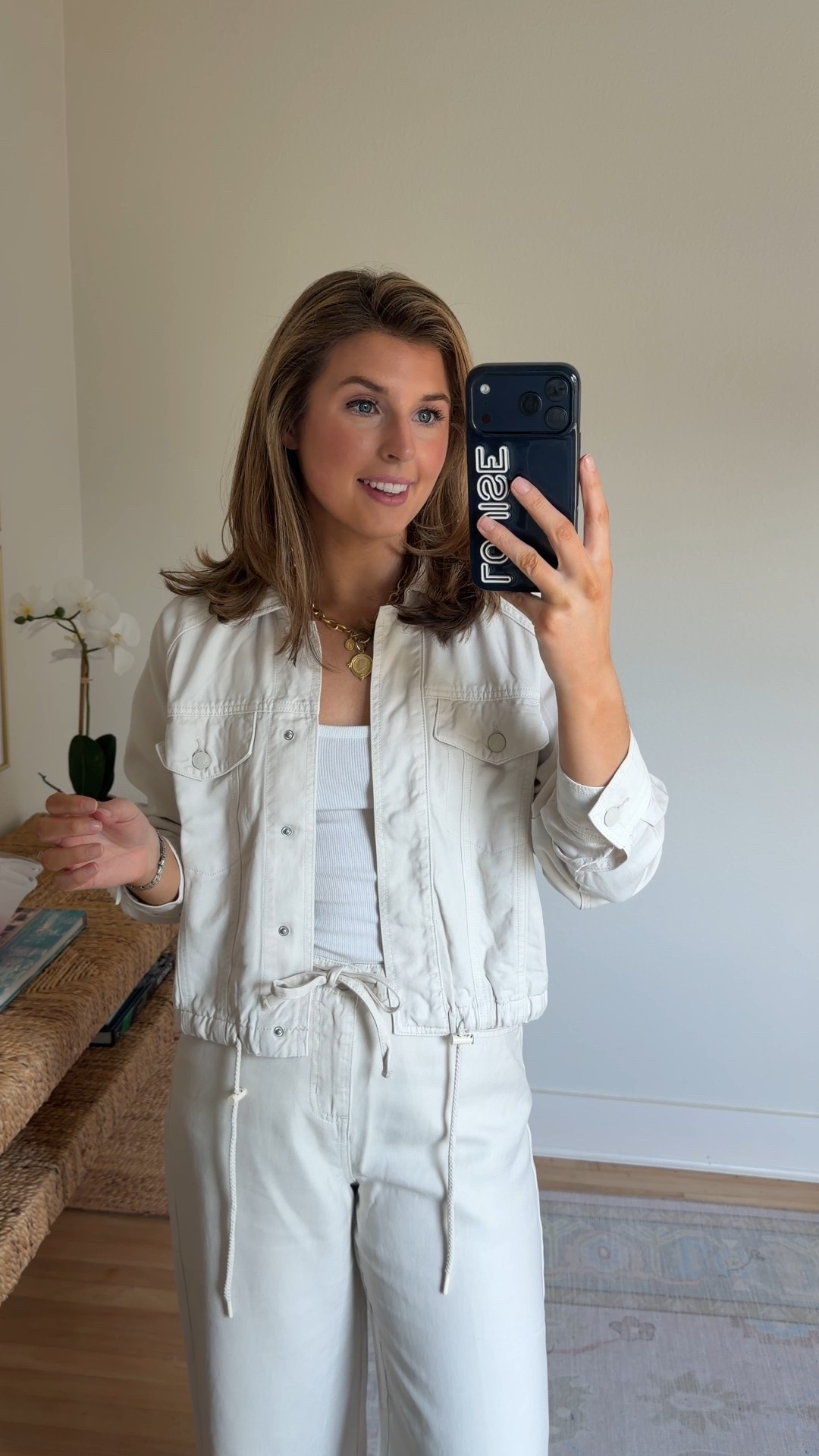 Cute and comfy travel outfit idea! Wearing a S in both!