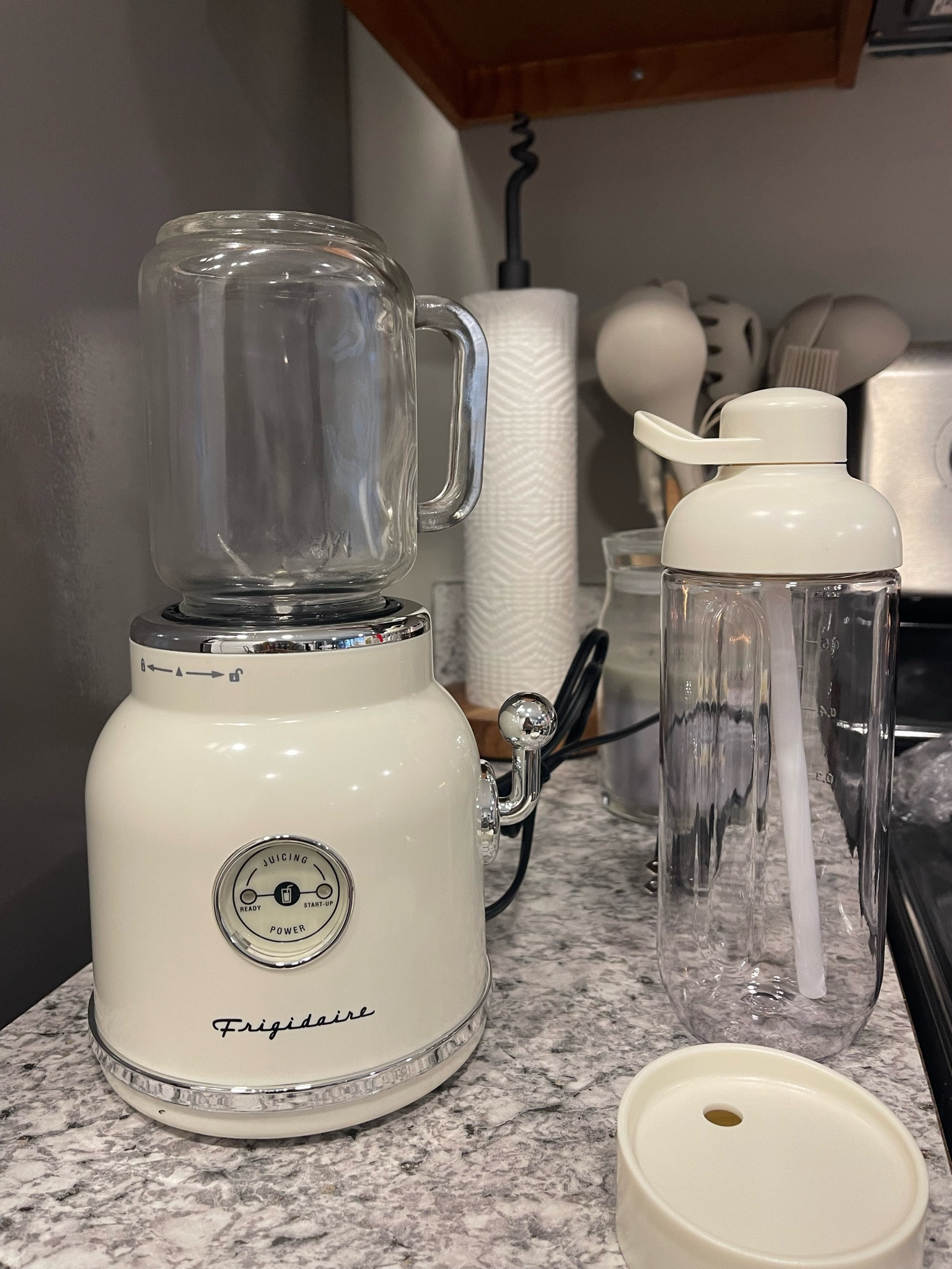 frigidaire smoothie maker🫶🏻 

#LTKGiftGuide #LTKSeasonal #LTKHoliday