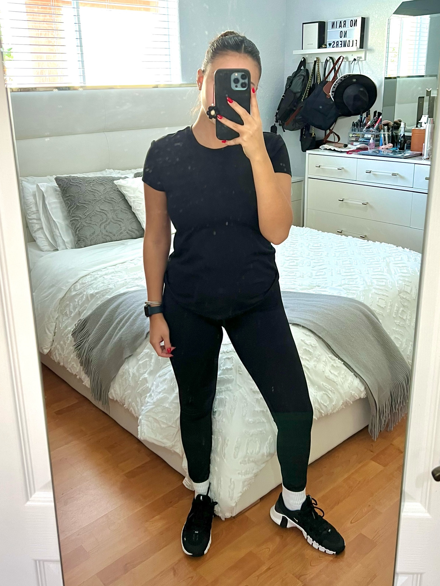 All black gym set from Alo 🖤

#LTKfindsunder100 #LTKfitness #LTKstyletip