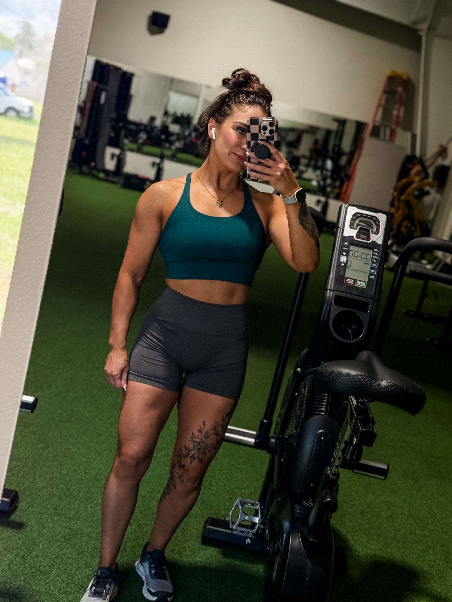 Fridays leg day gym fit 💪🏽🔗

#LTKPetite #LTKActive #LTKfitnessgoals
