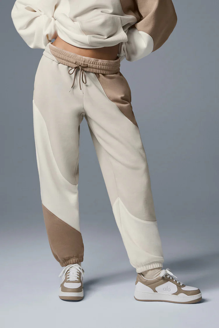Make Waves Sweatpant - Ivory/Bone/Gravel | Alo Yoga (US)