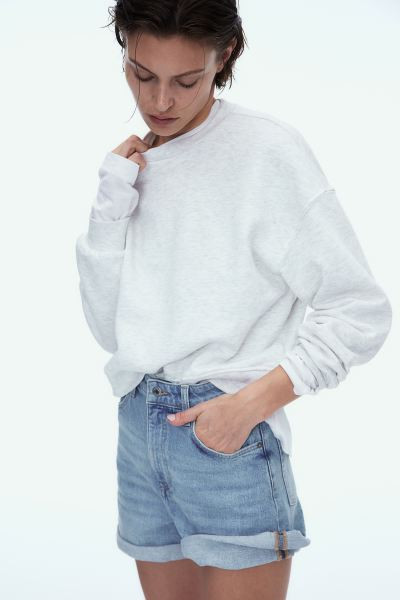 Mom Ultra High Denim shorts - Light denim blue - Ladies | H&M GB | H&M (UK, MY, IN, SG, PH, TW, HK)