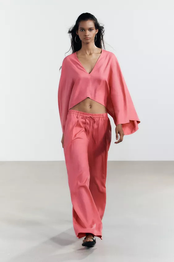 Linen blend cape kimono. V-neck and wide long sleeves with asymmetric hem.Bubble gum | 5427/771/6... | Zara US
