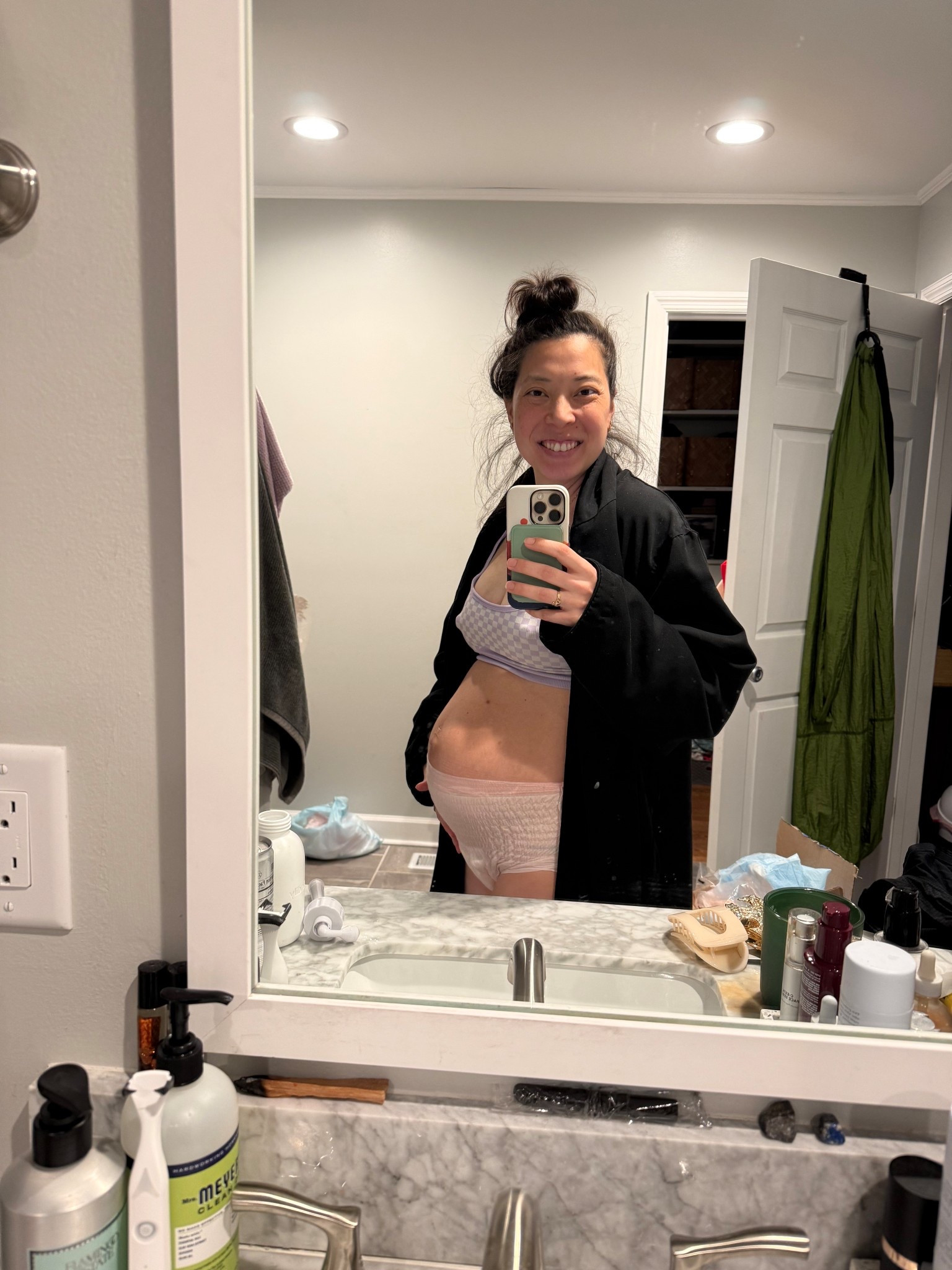 Postpartum outfit option #5

Fluffy robe over your bra and disposable undies/shorts! 