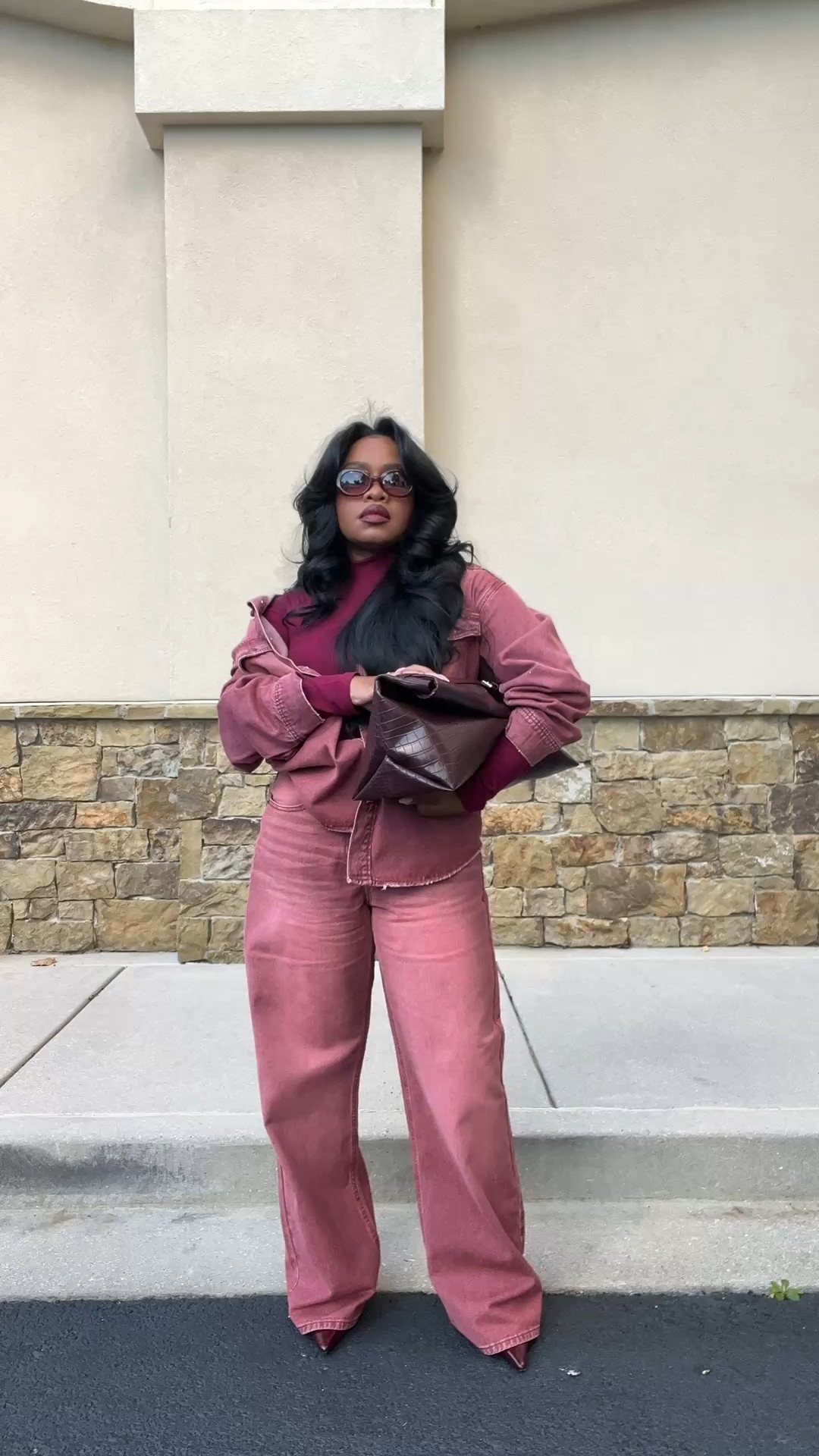 Burgundy is IT for the season 🍇🍒 

This set is from Fashionnova, but I linked a couple of turtlenecks to pair with it! 