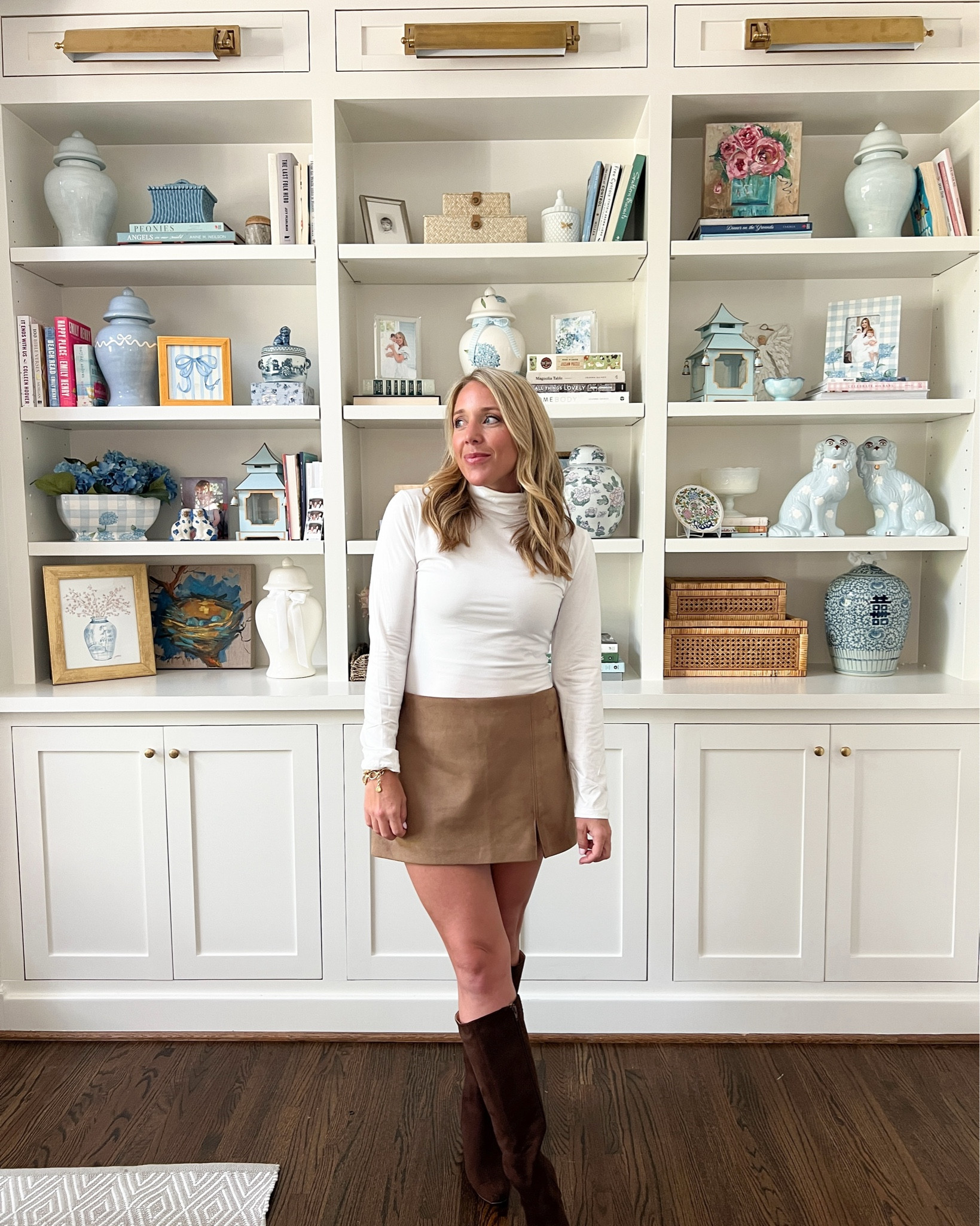 Simple fall outfit! Here’s the recipe: vegan suede mini skort, tall brown suede boots with heel, simple white turtleneck, and add a bow for an extra feminine touch! Boots are 40% off!

Preppy fall outfits, women’s fashion, workwear, date night style ideas

#LTKSaleAlert #LTKFindsUnder100 #LTKFindsUnder50