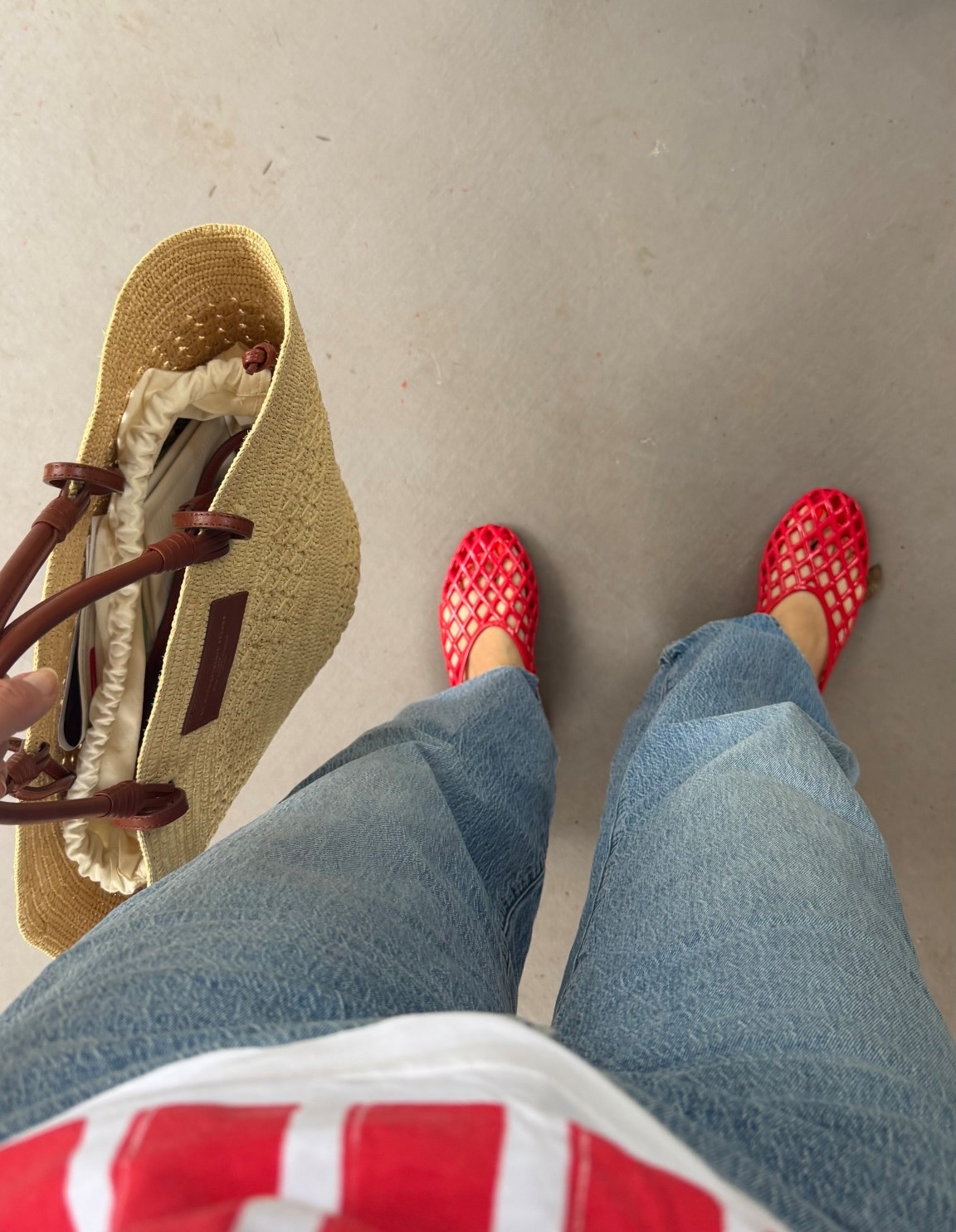 Jellies + basket bag = the perfect "mom-on-the-go" combo. ❤️ #sezane #madewell #oldnavy

#LTKTall #LTKOver40 #LTKmomlife