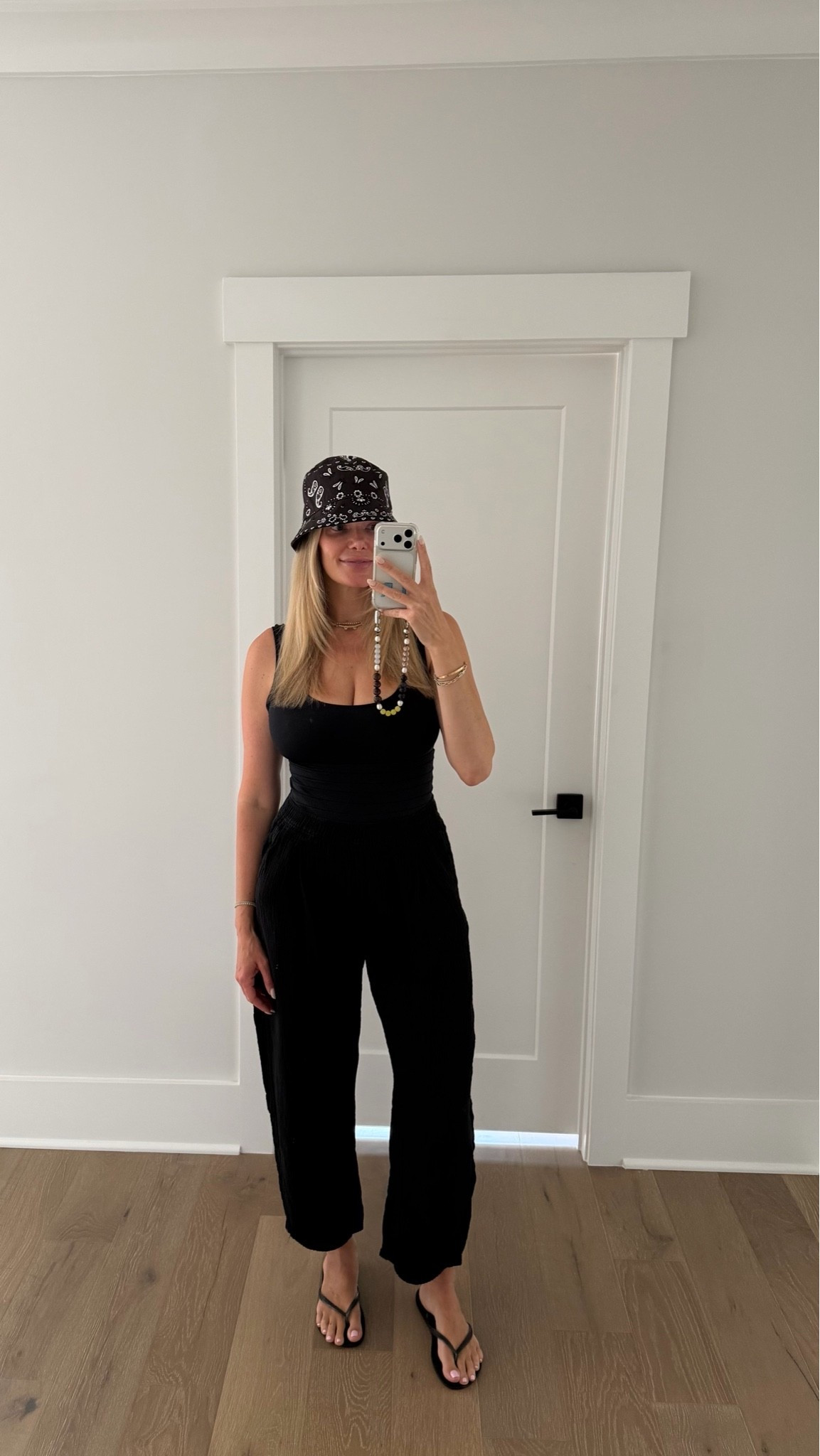 pool look today 🖤 size L in bathing suit and M in pants